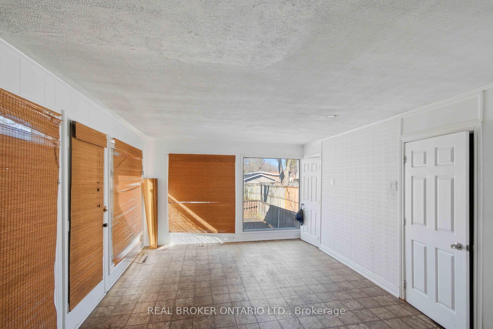 Photo 13 of 250 Macdonald Avenue, Belleville, Belleville Ward — HOMEH