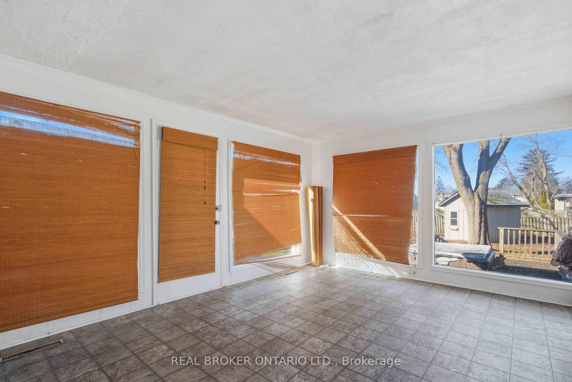 Photo 14 of 250 Macdonald Avenue, Belleville, Belleville Ward — HOMEH
