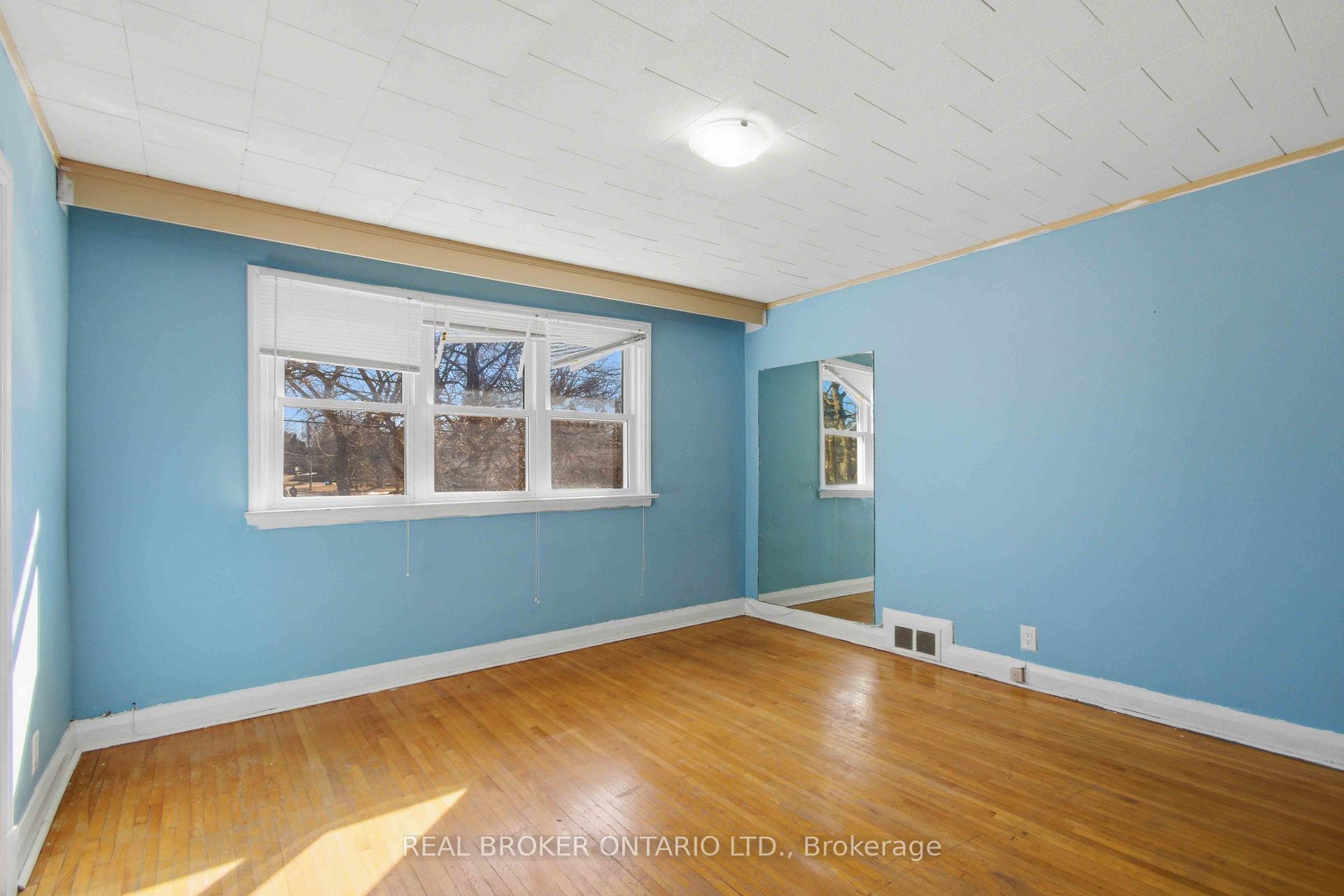 Photo 18 of 250 Macdonald Avenue, Belleville, Belleville Ward — HOMEH
