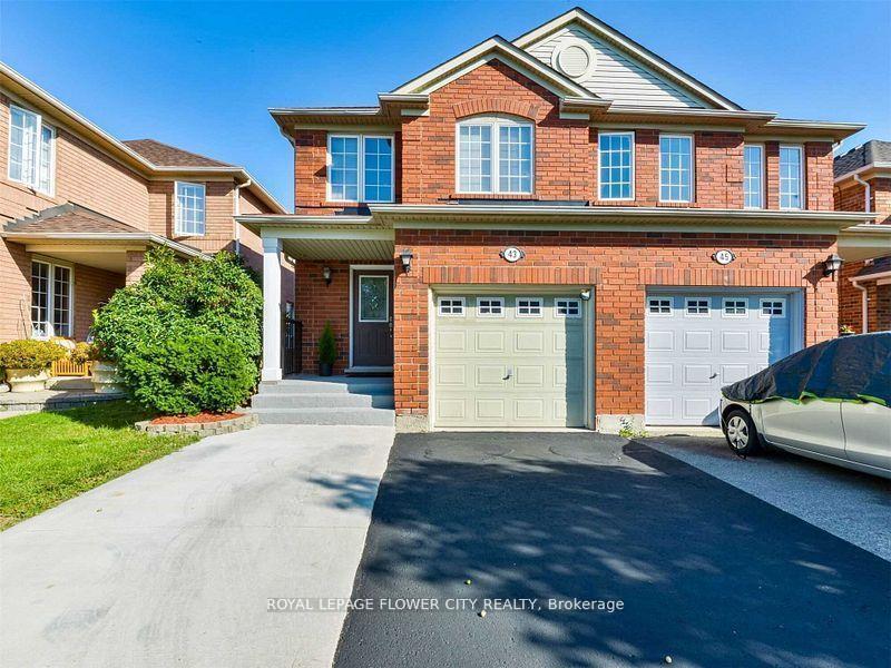 Photo 2 of 43 Garibaldi Drive, Brampton, Fletcher's Meadow — HOMEH