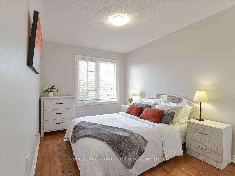 Photo 19 of 43 Garibaldi Drive, Brampton, Fletcher's Meadow — HOMEH