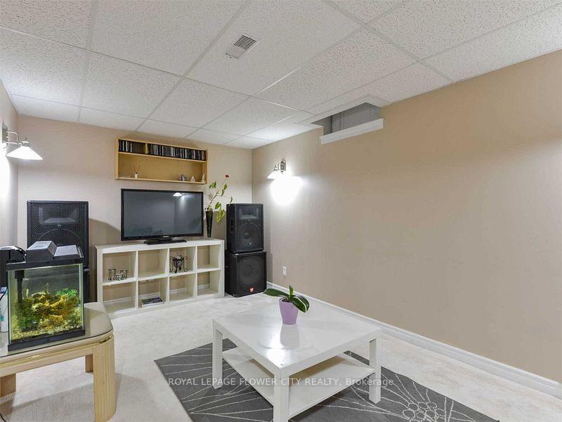 Photo 23 of 43 Garibaldi Drive, Brampton, Fletcher's Meadow — HOMEH