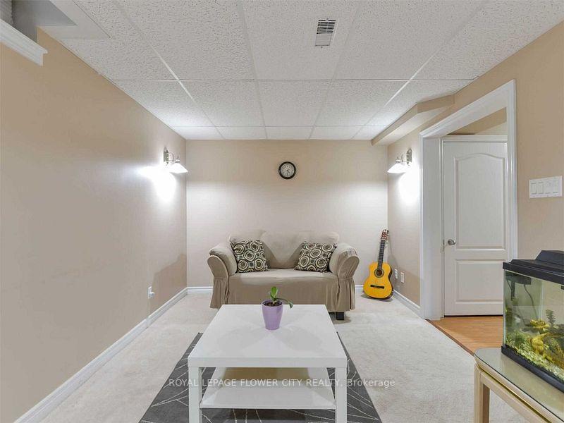 Photo 24 of 43 Garibaldi Drive, Brampton, Fletcher's Meadow — HOMEH