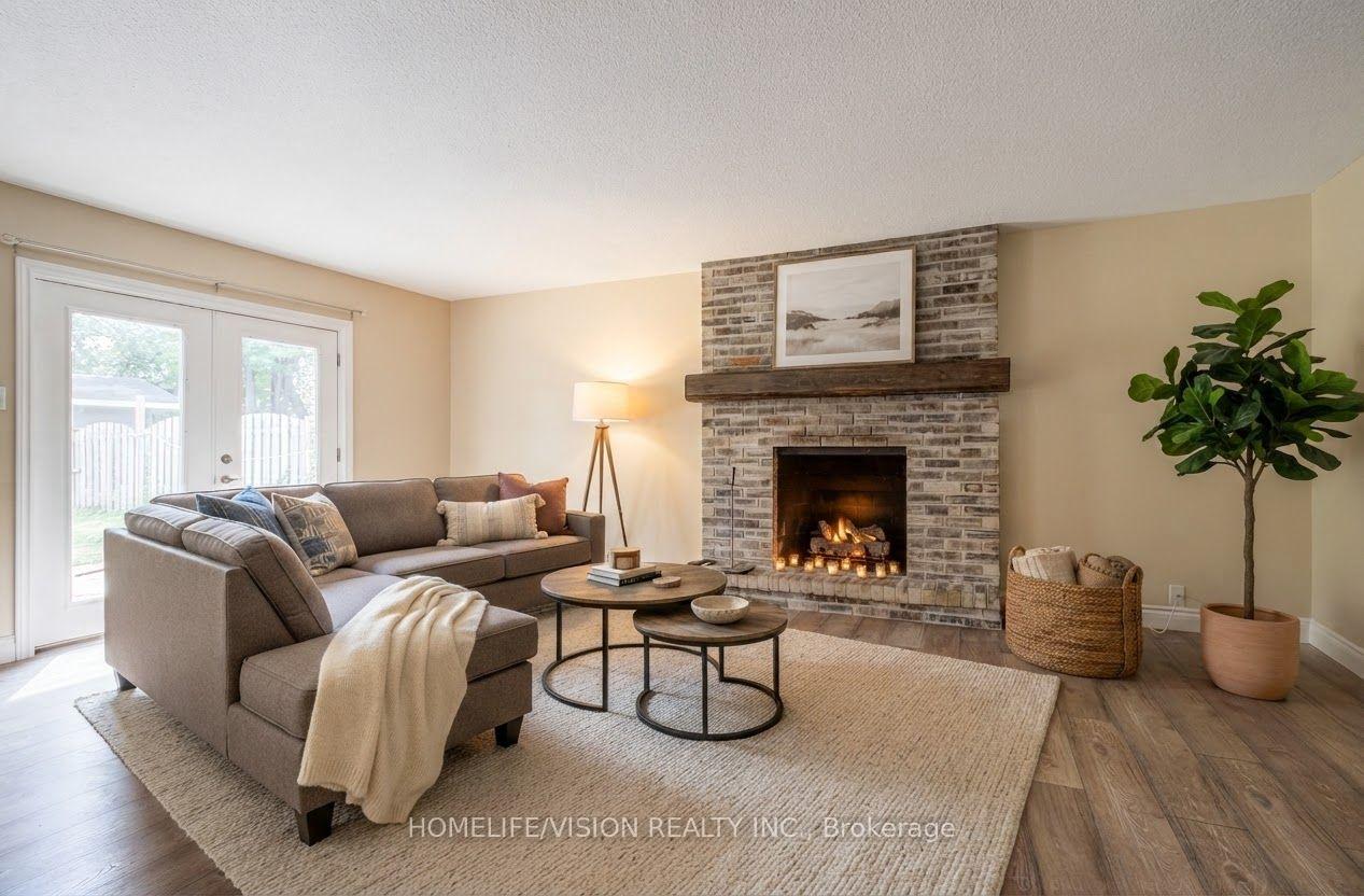 Photo 5 of 25 Radcliffe Drive, Kitchener, Country Hills West — HOMEH