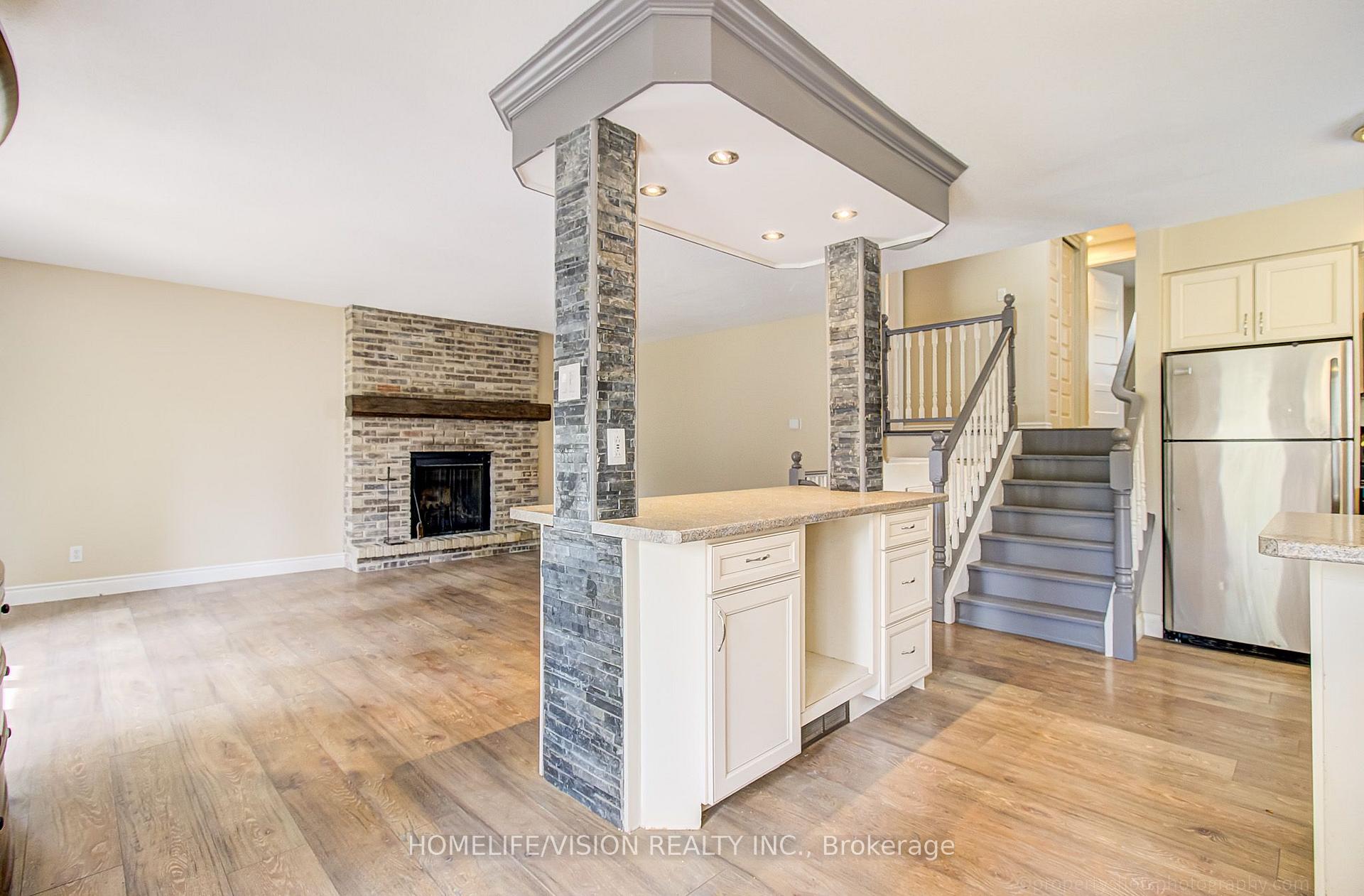 Photo 11 of 25 Radcliffe Drive, Kitchener, Country Hills West — HOMEH