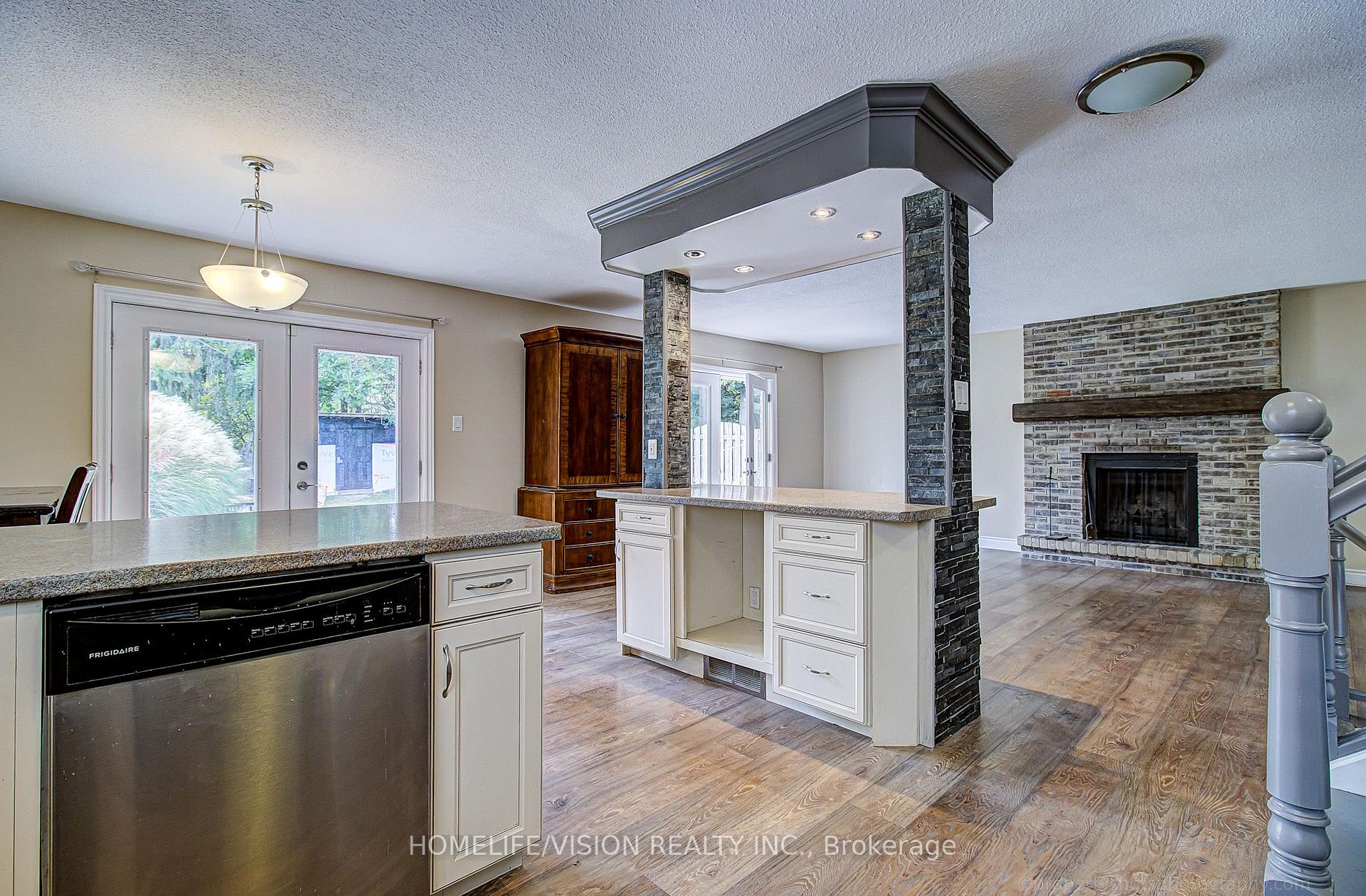 Photo 13 of 25 Radcliffe Drive, Kitchener, Country Hills West — HOMEH