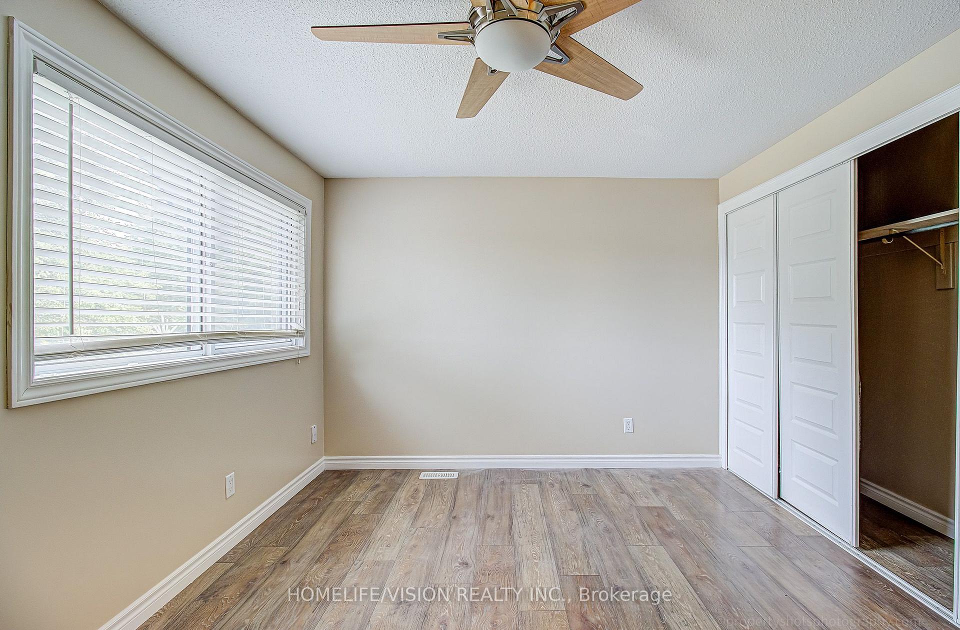 Photo 24 of 25 Radcliffe Drive, Kitchener, Country Hills West — HOMEH