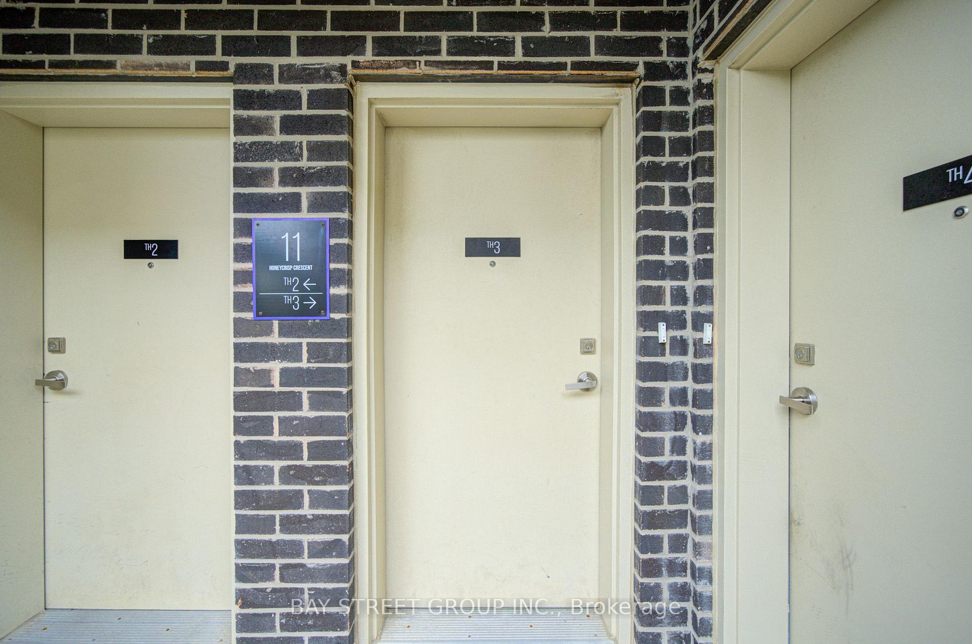 Photo 2 of Unit TH3, 11 Honeycrisp Crescent, Vaughan, Vaughan Corporate Centre — HOMEH