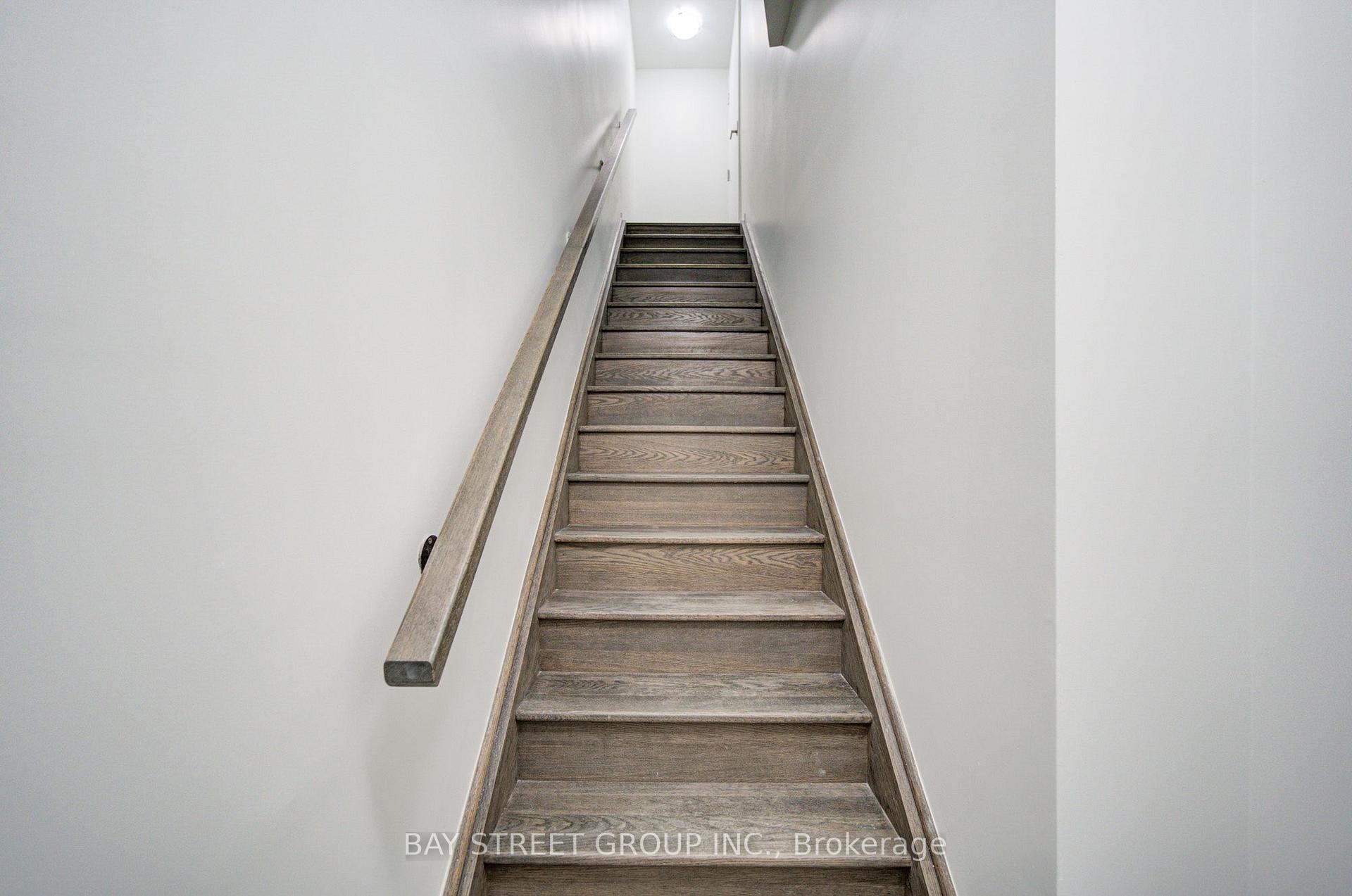 Photo 4 of Unit TH3, 11 Honeycrisp Crescent, Vaughan, Vaughan Corporate Centre — HOMEH