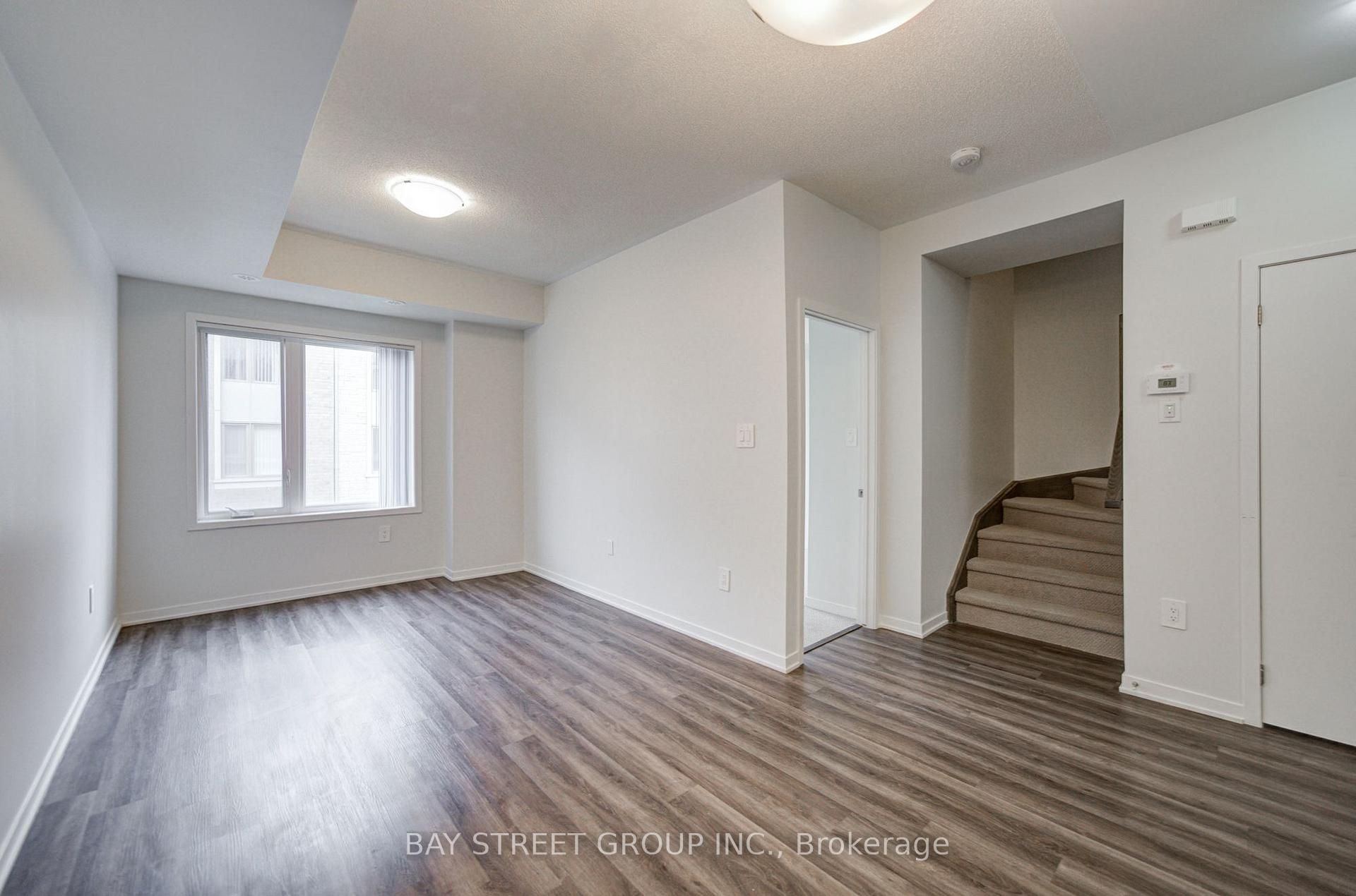 Photo 12 of Unit TH3, 11 Honeycrisp Crescent, Vaughan, Vaughan Corporate Centre — HOMEH