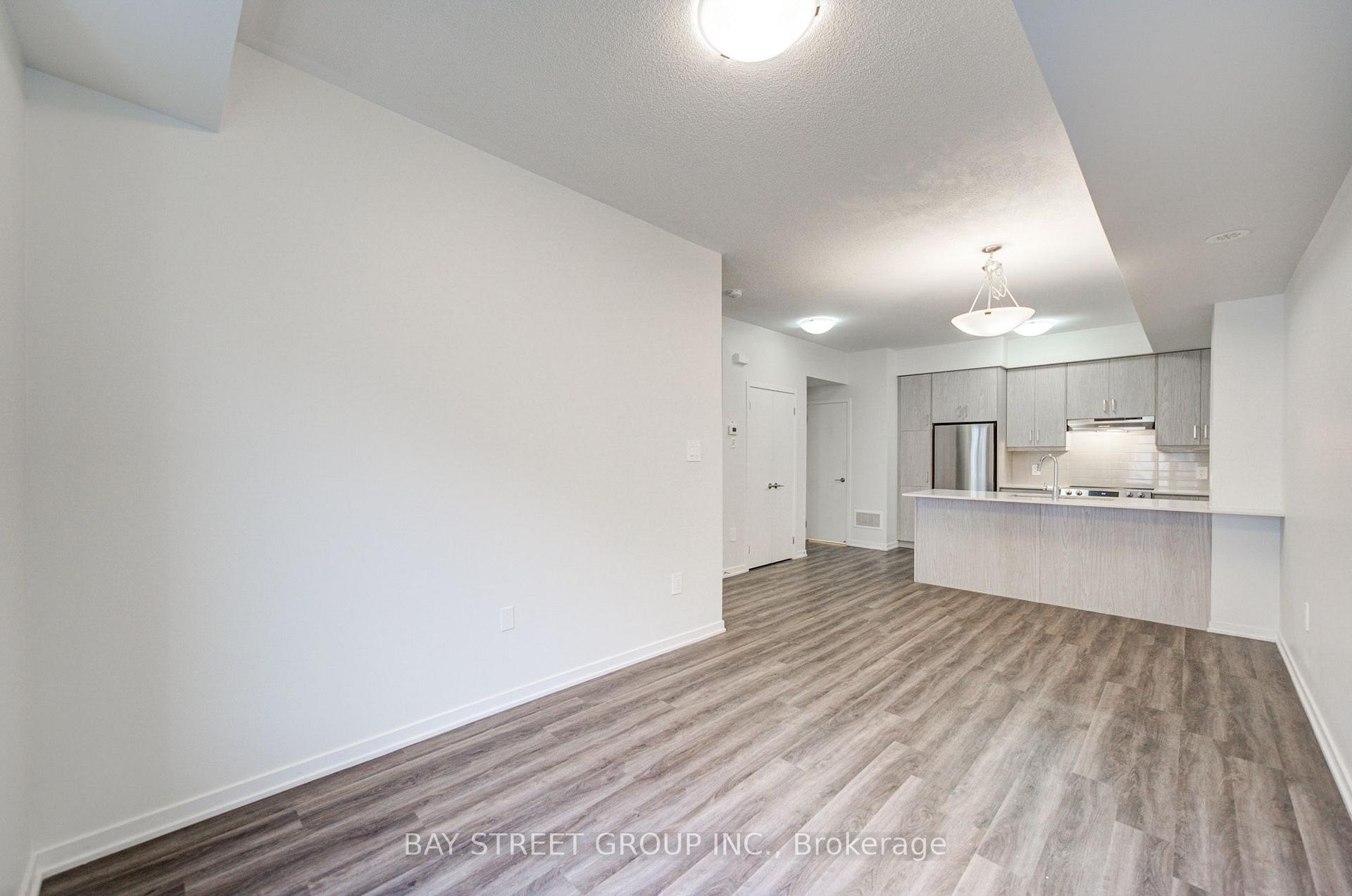 Photo 13 of Unit TH3, 11 Honeycrisp Crescent, Vaughan, Vaughan Corporate Centre — HOMEH