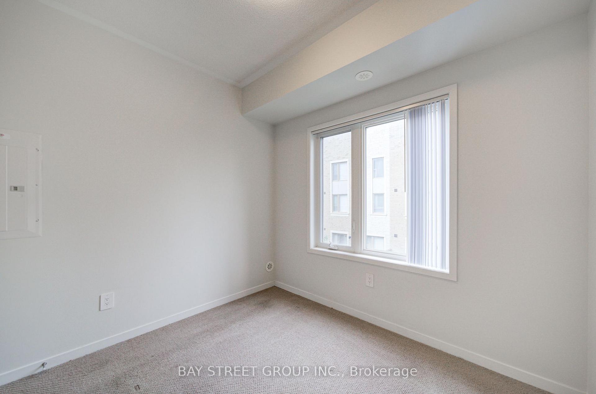 Photo 15 of Unit TH3, 11 Honeycrisp Crescent, Vaughan, Vaughan Corporate Centre — HOMEH