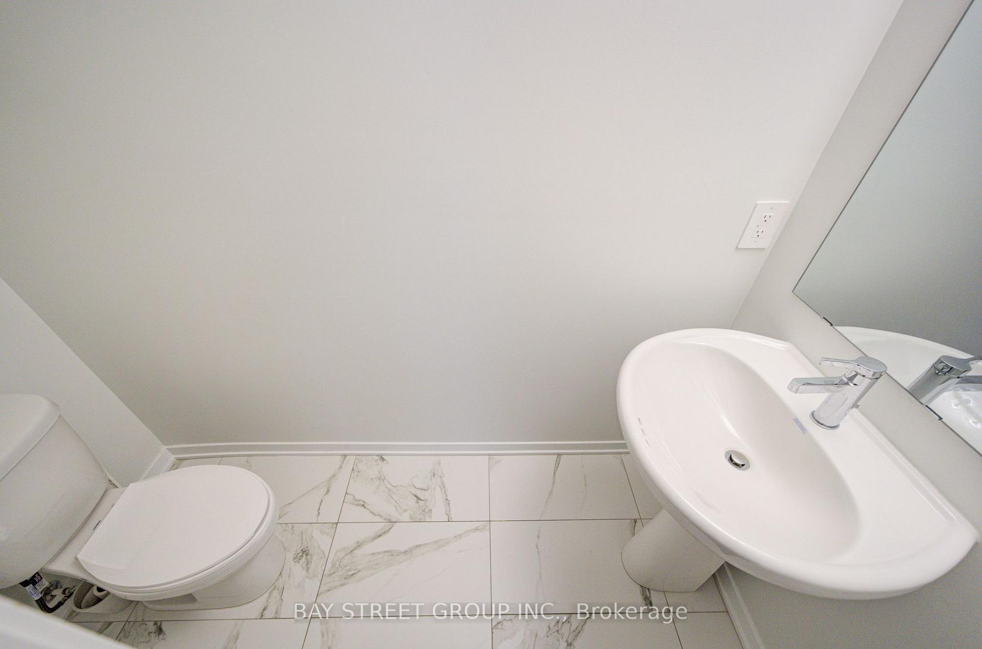 Photo 17 of Unit TH3, 11 Honeycrisp Crescent, Vaughan, Vaughan Corporate Centre — HOMEH
