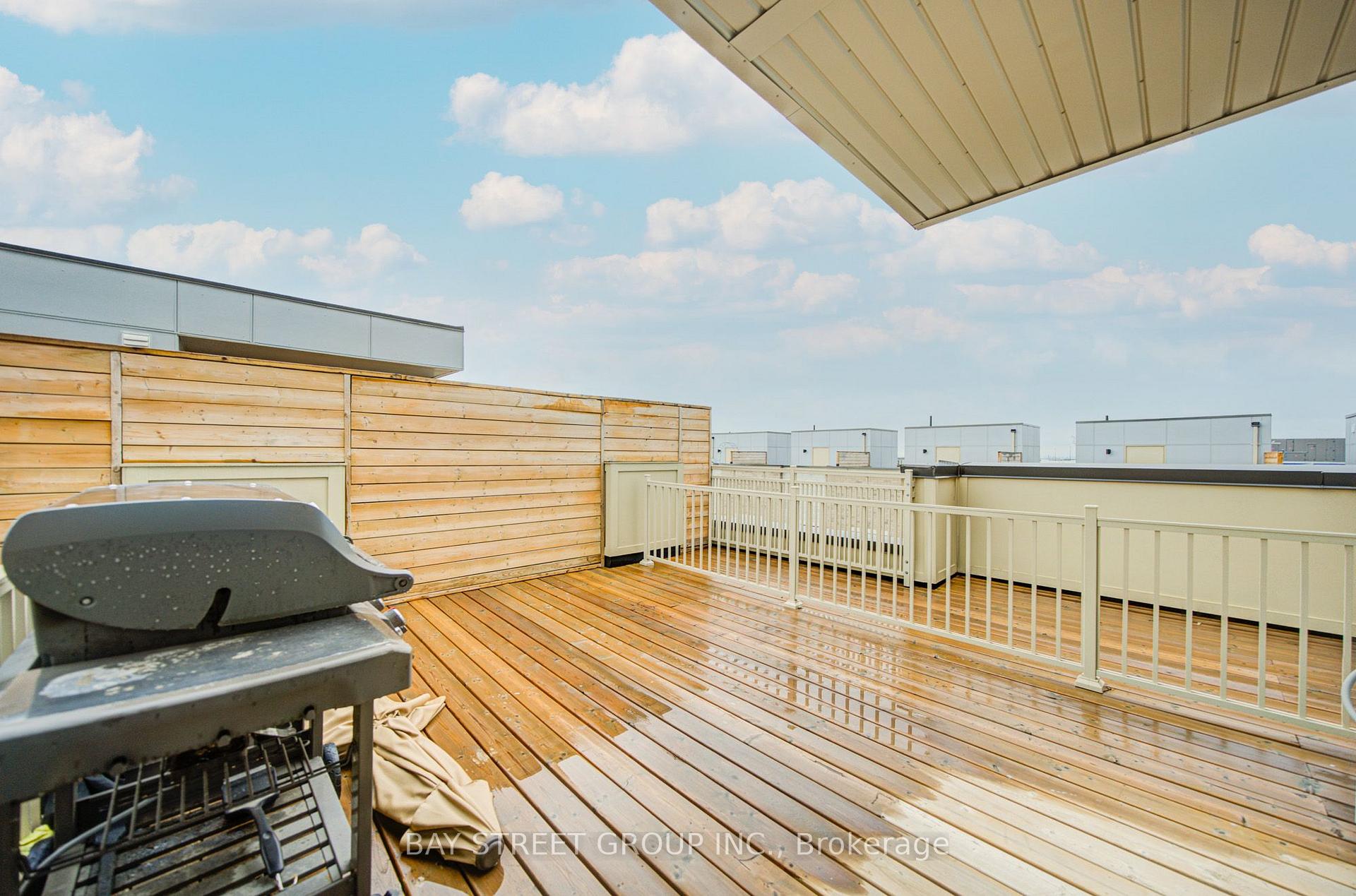 Photo 30 of Unit TH3, 11 Honeycrisp Crescent, Vaughan, Vaughan Corporate Centre — HOMEH