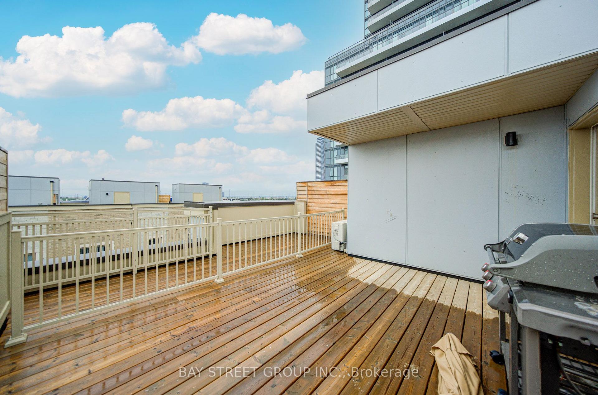Photo 34 of Unit TH3, 11 Honeycrisp Crescent, Vaughan, Vaughan Corporate Centre — HOMEH