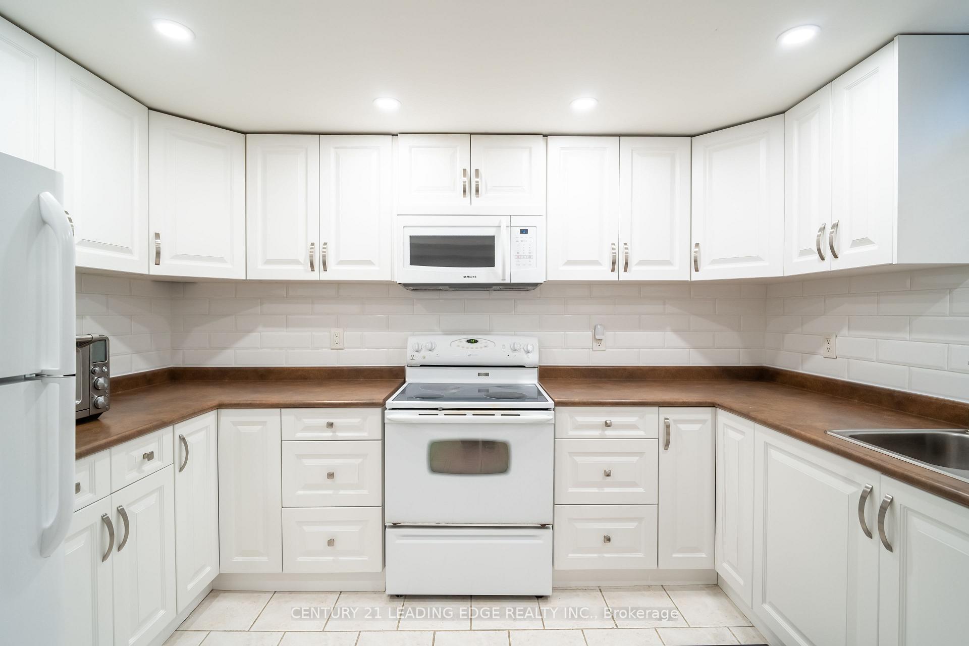 Photo 33 of 53 McClenny Drive, Aurora, Aurora Highlands — HOMEH