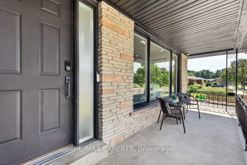 Photo 3 of 23 Collingdale Road, Etobicoke, Mount Olive-Silverstone-Jamestown — HOMEH