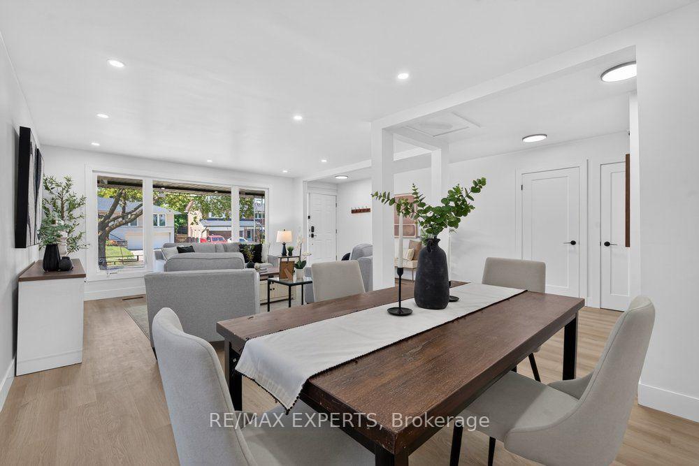Photo 4 of 23 Collingdale Road, Etobicoke, Mount Olive-Silverstone-Jamestown — HOMEH