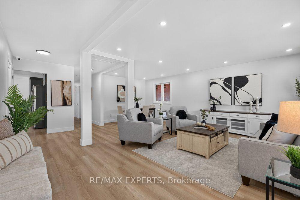 Photo 5 of 23 Collingdale Road, Etobicoke, Mount Olive-Silverstone-Jamestown — HOMEH