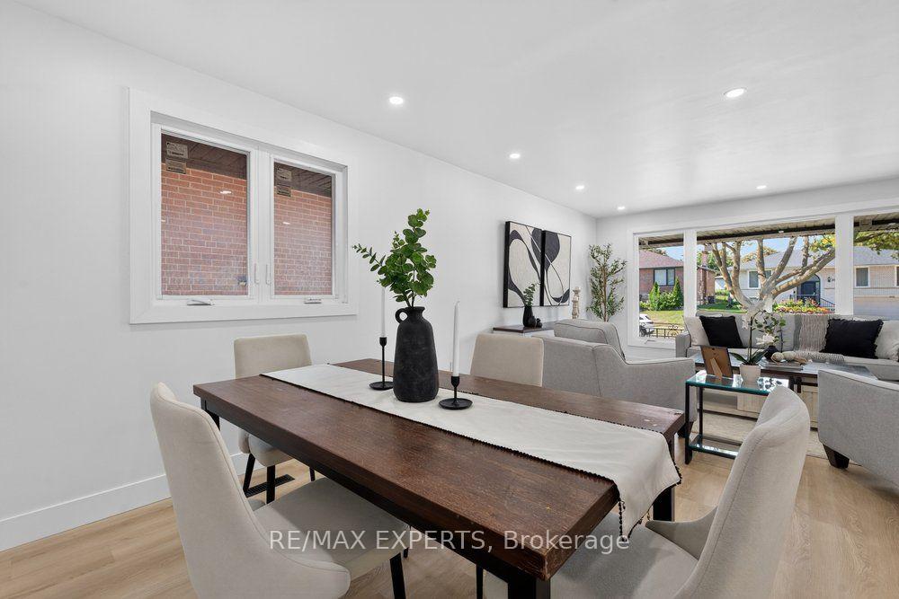 Photo 10 of 23 Collingdale Road, Etobicoke, Mount Olive-Silverstone-Jamestown — HOMEH