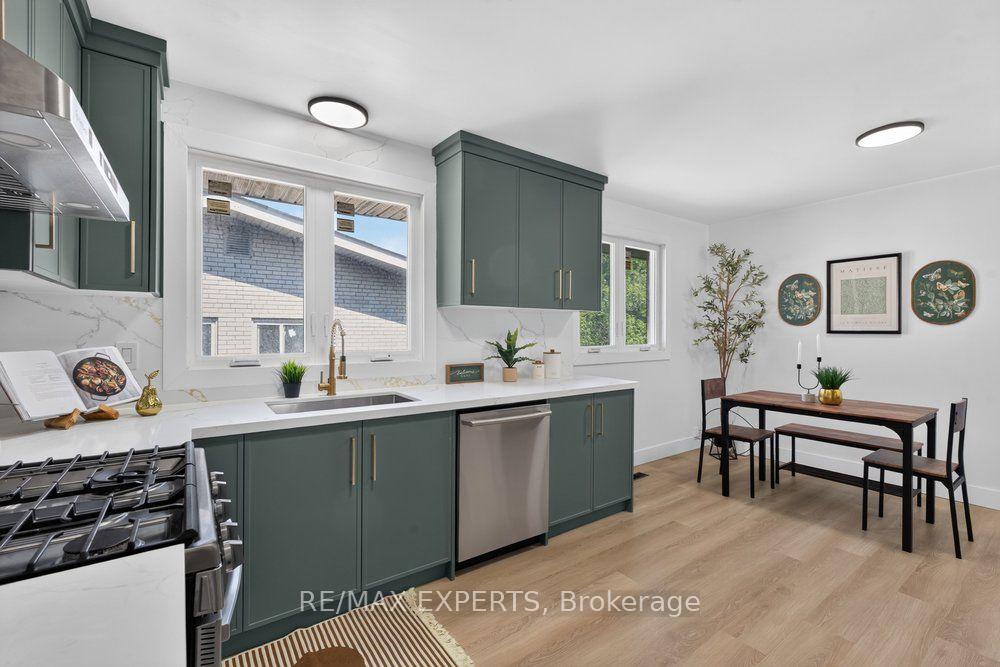Photo 11 of 23 Collingdale Road, Etobicoke, Mount Olive-Silverstone-Jamestown — HOMEH