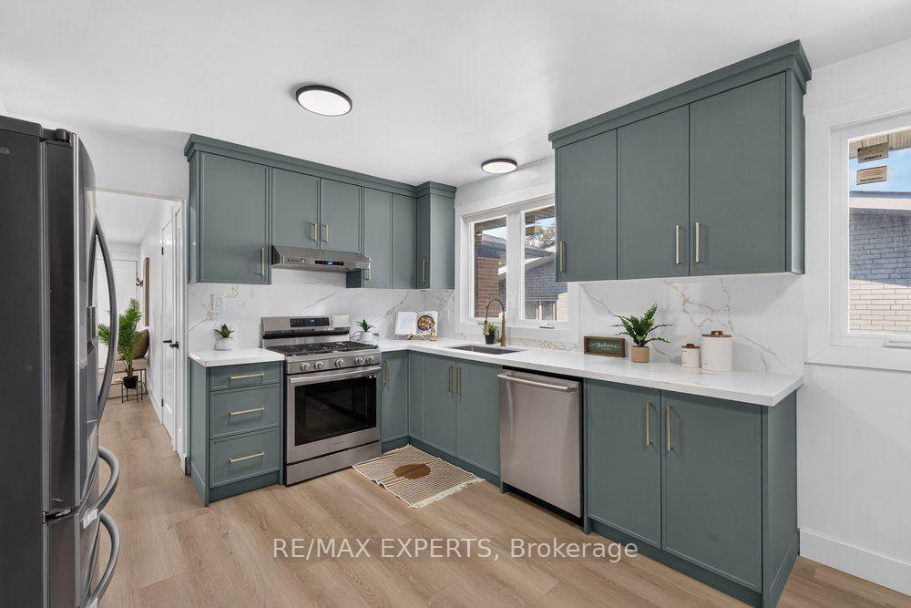 Photo 12 of 23 Collingdale Road, Etobicoke, Mount Olive-Silverstone-Jamestown — HOMEH