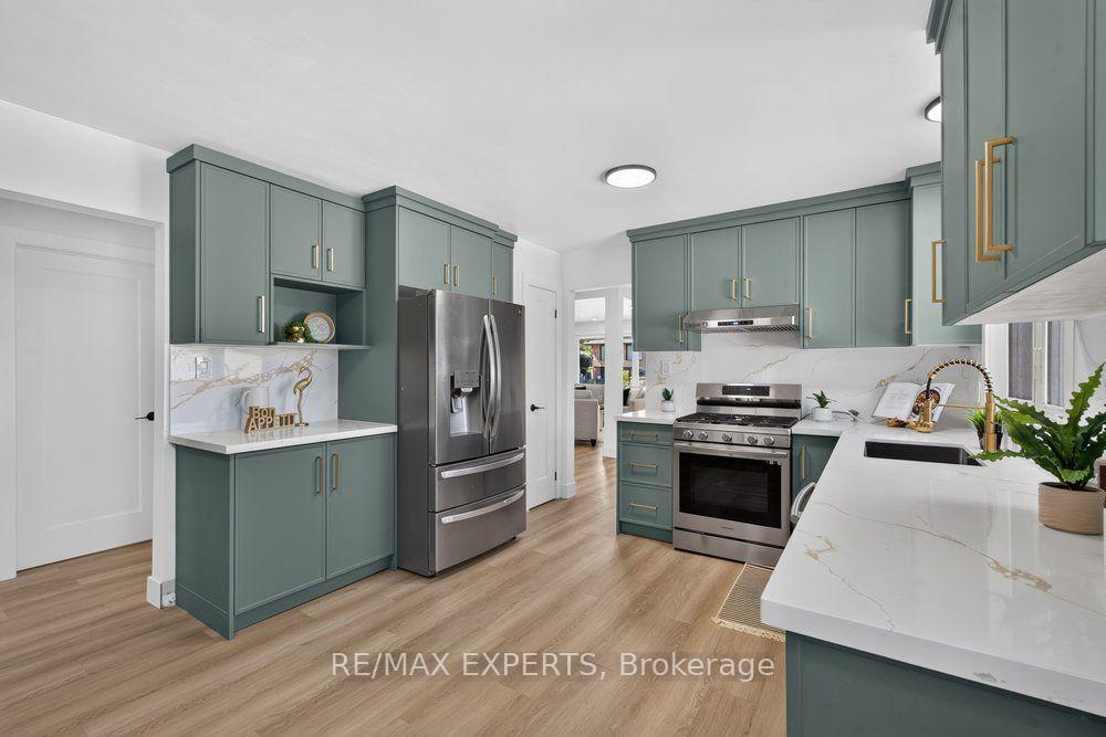 Photo 13 of 23 Collingdale Road, Etobicoke, Mount Olive-Silverstone-Jamestown — HOMEH
