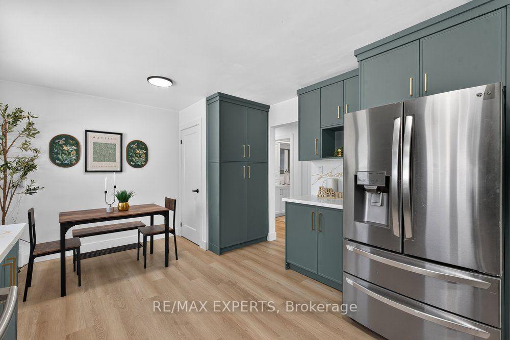 Photo 15 of 23 Collingdale Road, Etobicoke, Mount Olive-Silverstone-Jamestown — HOMEH