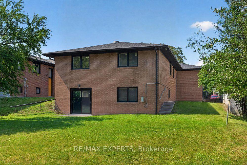 Photo 24 of 23 Collingdale Road, Etobicoke, Mount Olive-Silverstone-Jamestown — HOMEH