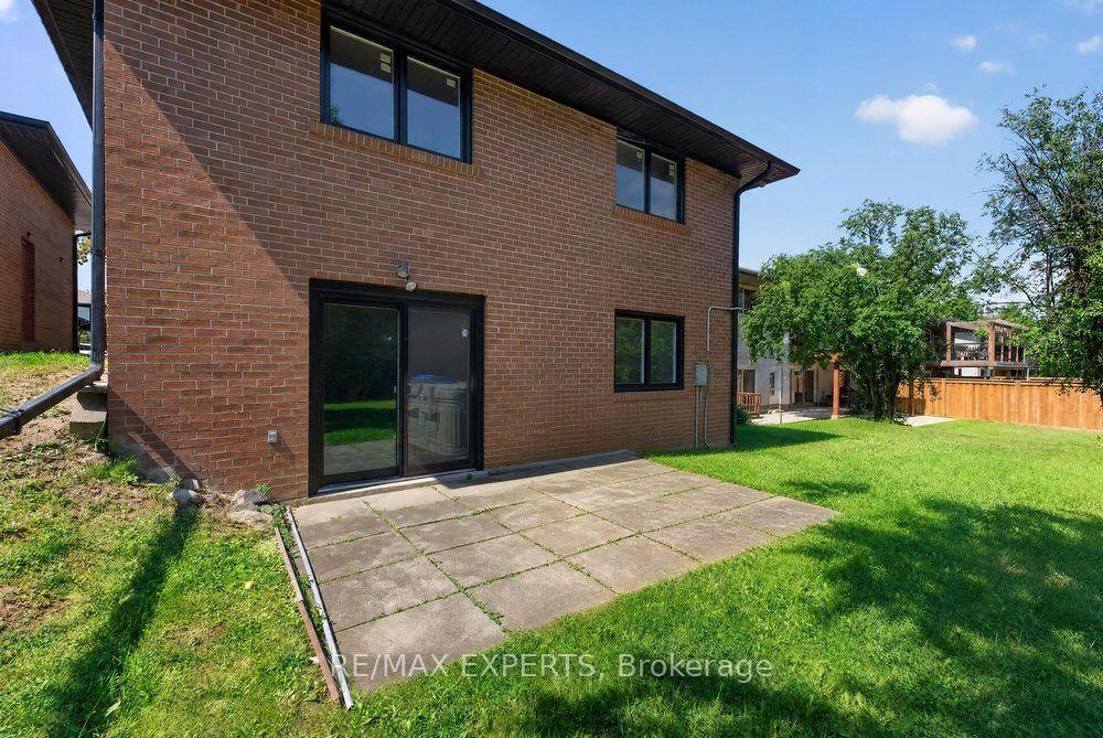 Photo 26 of 23 Collingdale Road, Etobicoke, Mount Olive-Silverstone-Jamestown — HOMEH