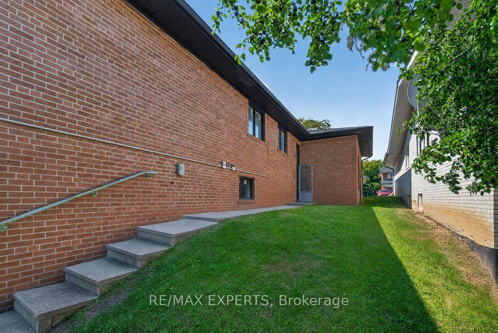Photo 27 of 23 Collingdale Road, Etobicoke, Mount Olive-Silverstone-Jamestown — HOMEH