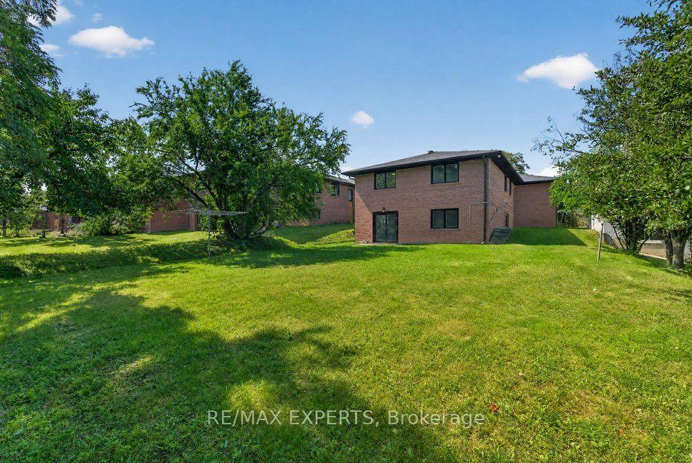 Photo 28 of 23 Collingdale Road, Etobicoke, Mount Olive-Silverstone-Jamestown — HOMEH