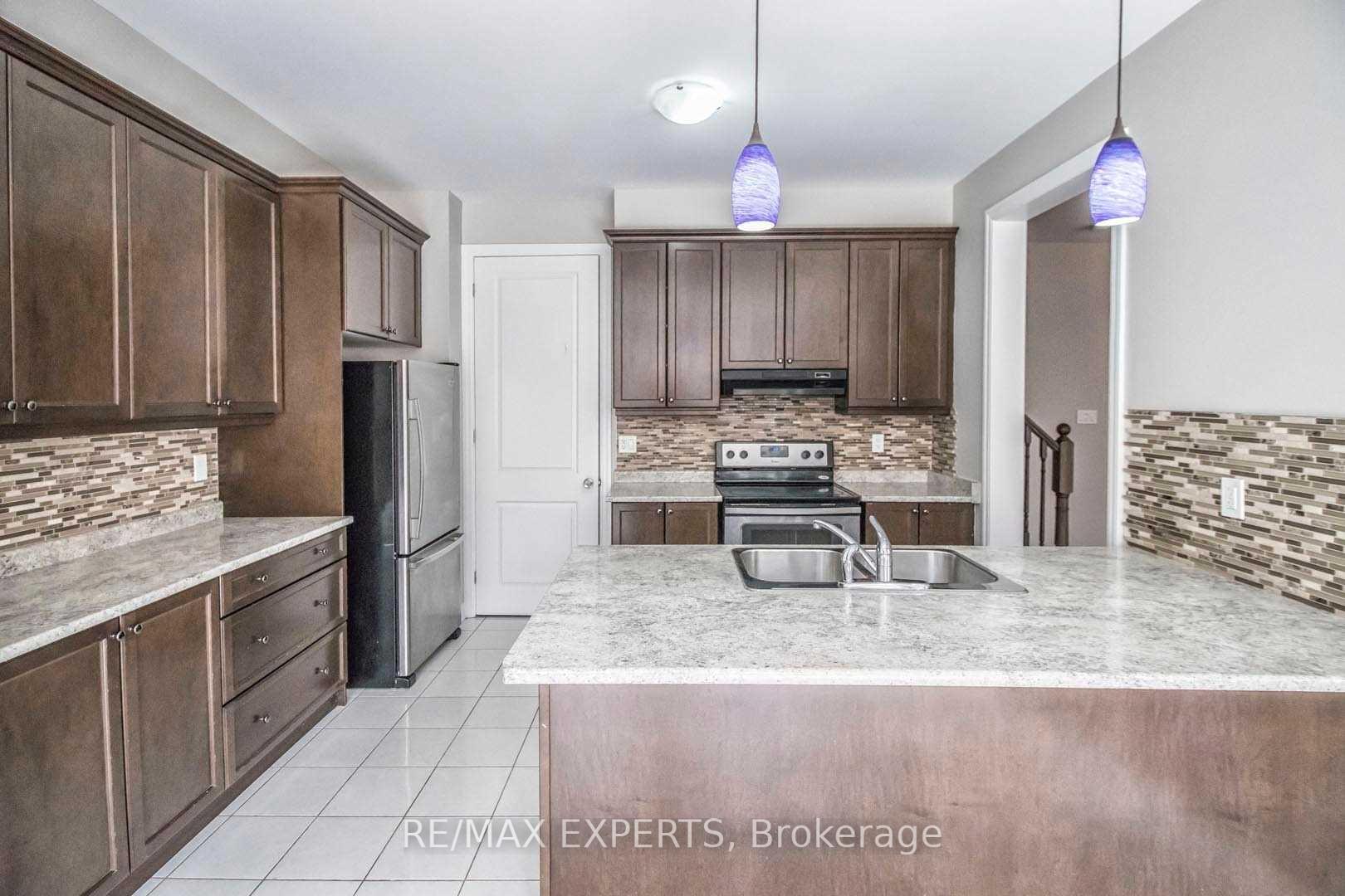Photo 9 of Unit Upper, 15 Giltspur Road, Brampton, Northwest Brampton — HOMEH