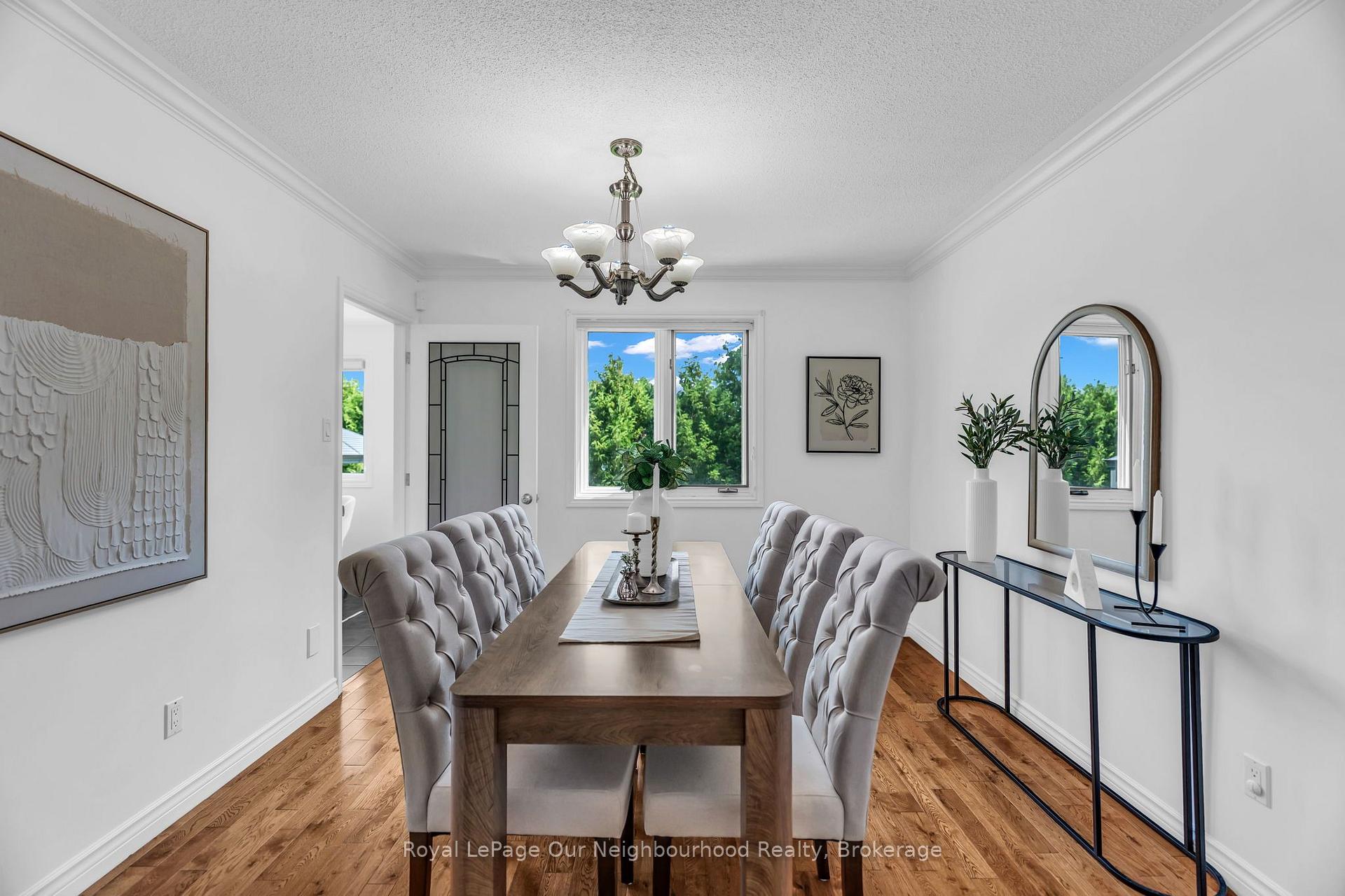 Photo 7 of 135 Kanata Crescent, London, South N — HOMEH