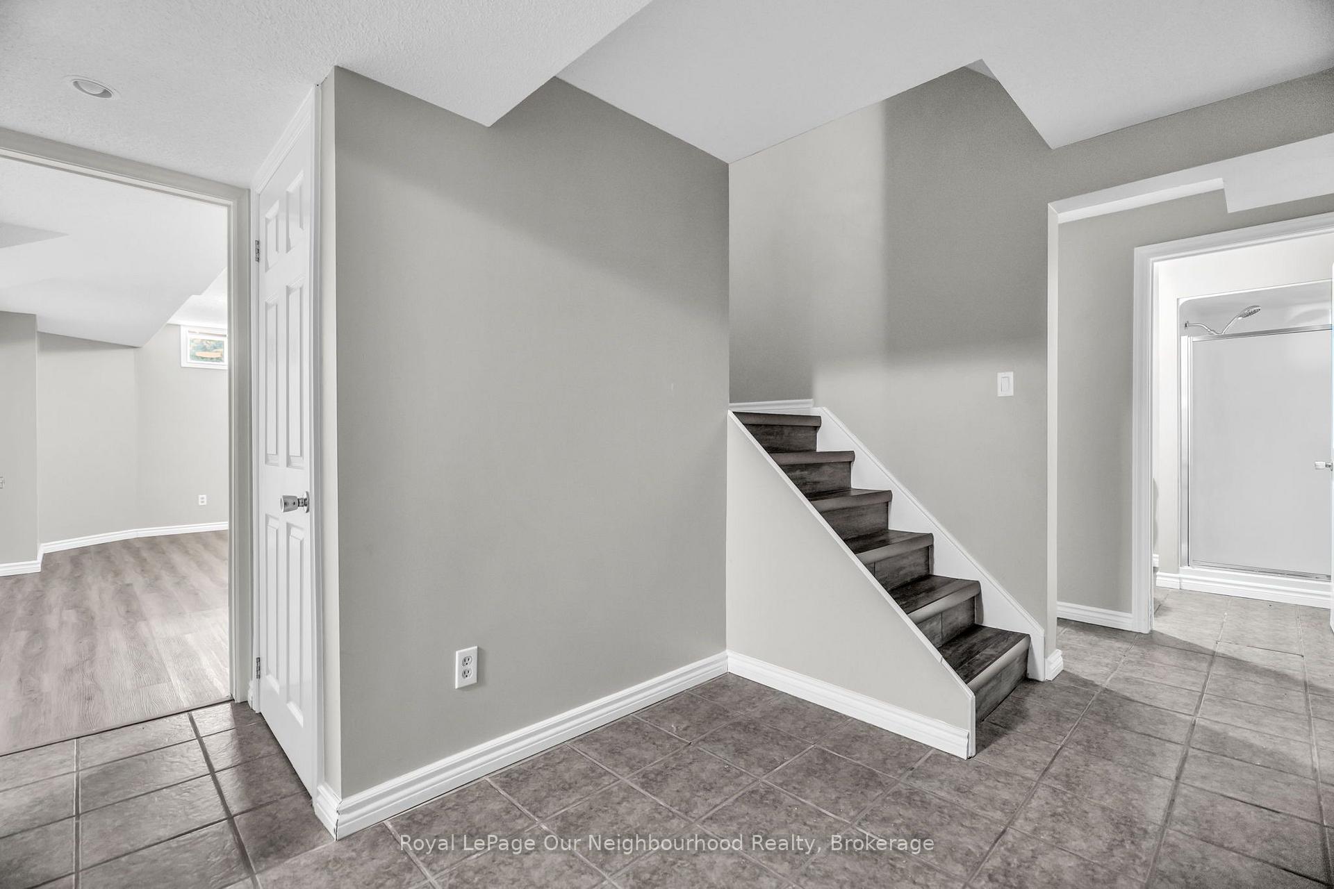 Photo 36 of 135 Kanata Crescent, London, South N — HOMEH