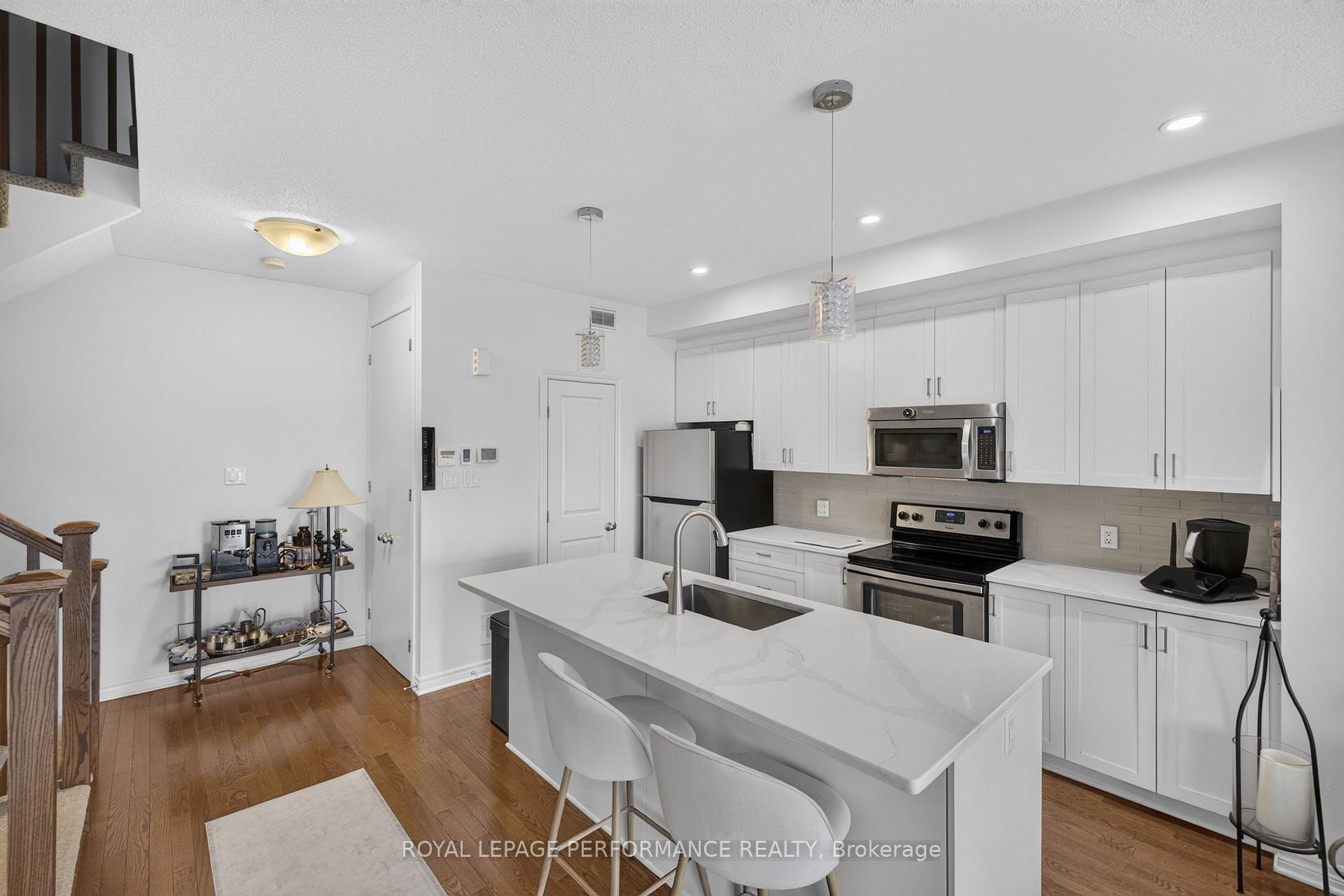 Photo 10 of 105 Chaperal Private, Ottawa, Avalon West — HOMEH