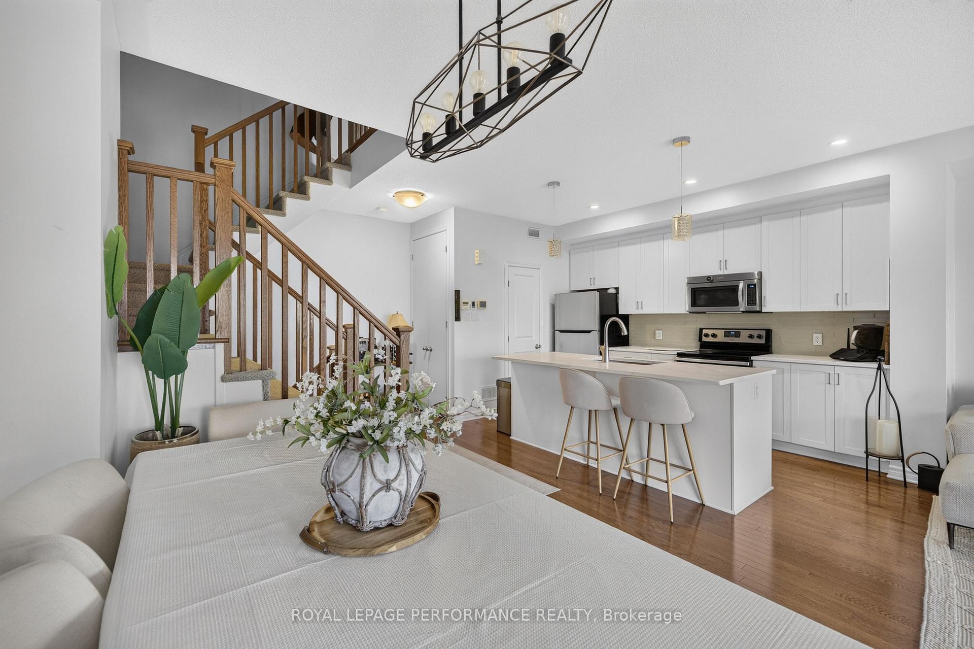 Photo 14 of 105 Chaperal Private, Ottawa, Avalon West — HOMEH