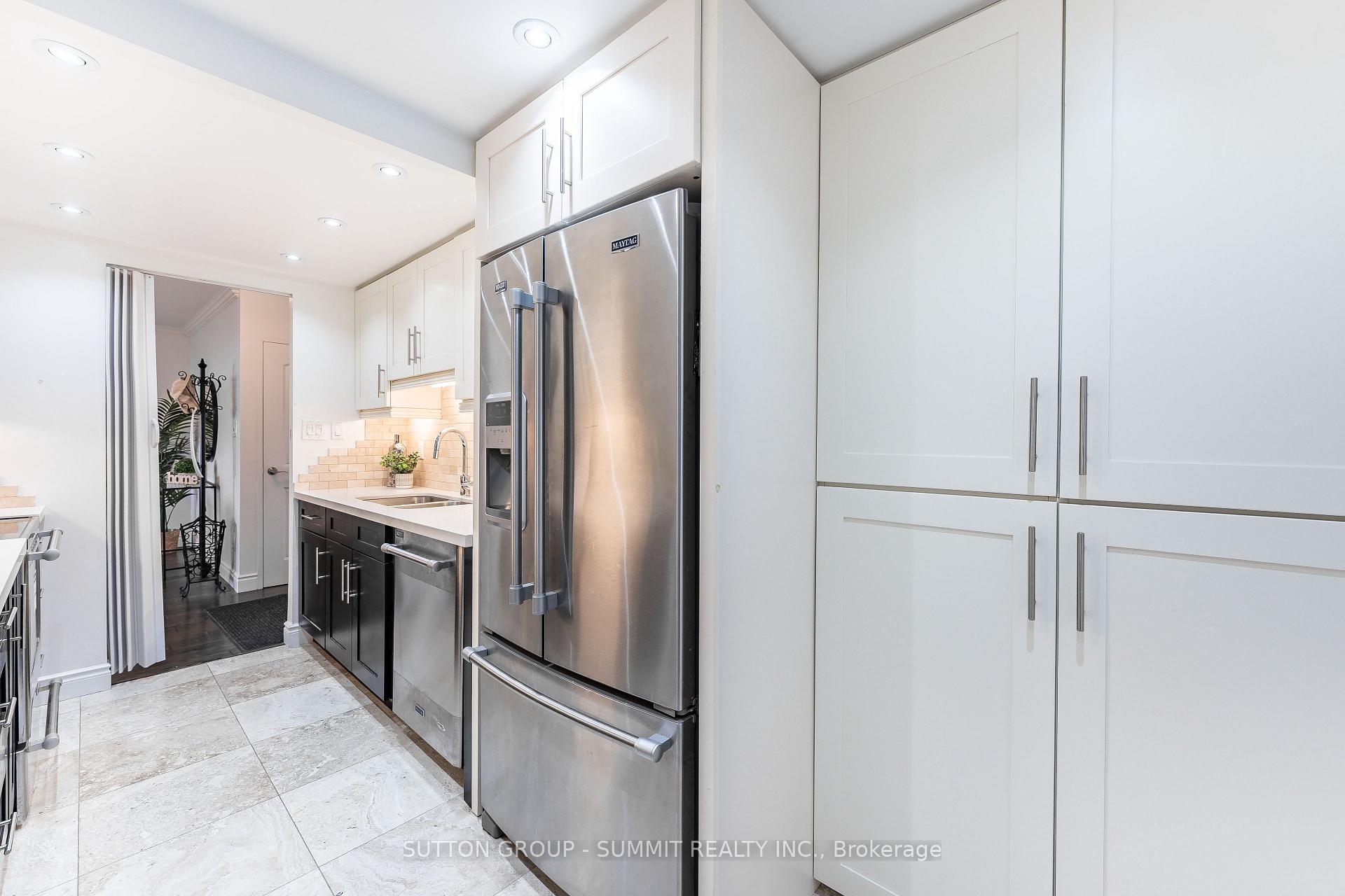 Photo 13 of Unit 1608, 299 Mill Road, Etobicoke, Markland Wood — HOMEH