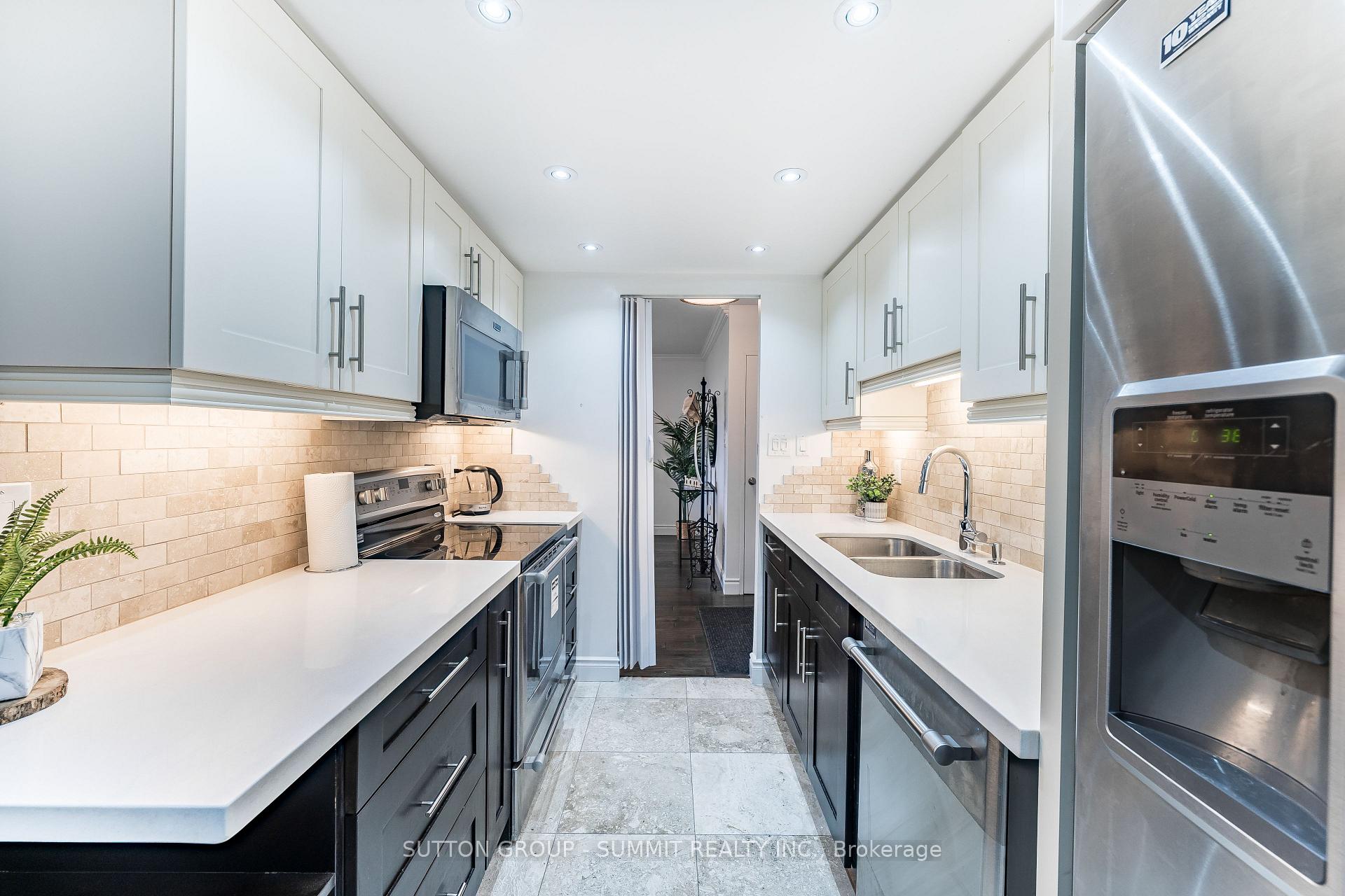 Photo 15 of Unit 1608, 299 Mill Road, Etobicoke, Markland Wood — HOMEH