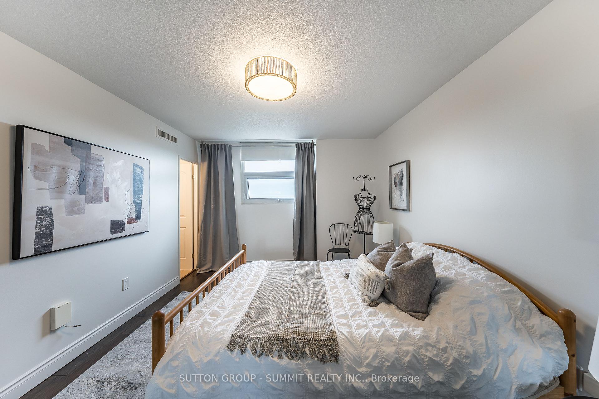 Photo 19 of Unit 1608, 299 Mill Road, Etobicoke, Markland Wood — HOMEH