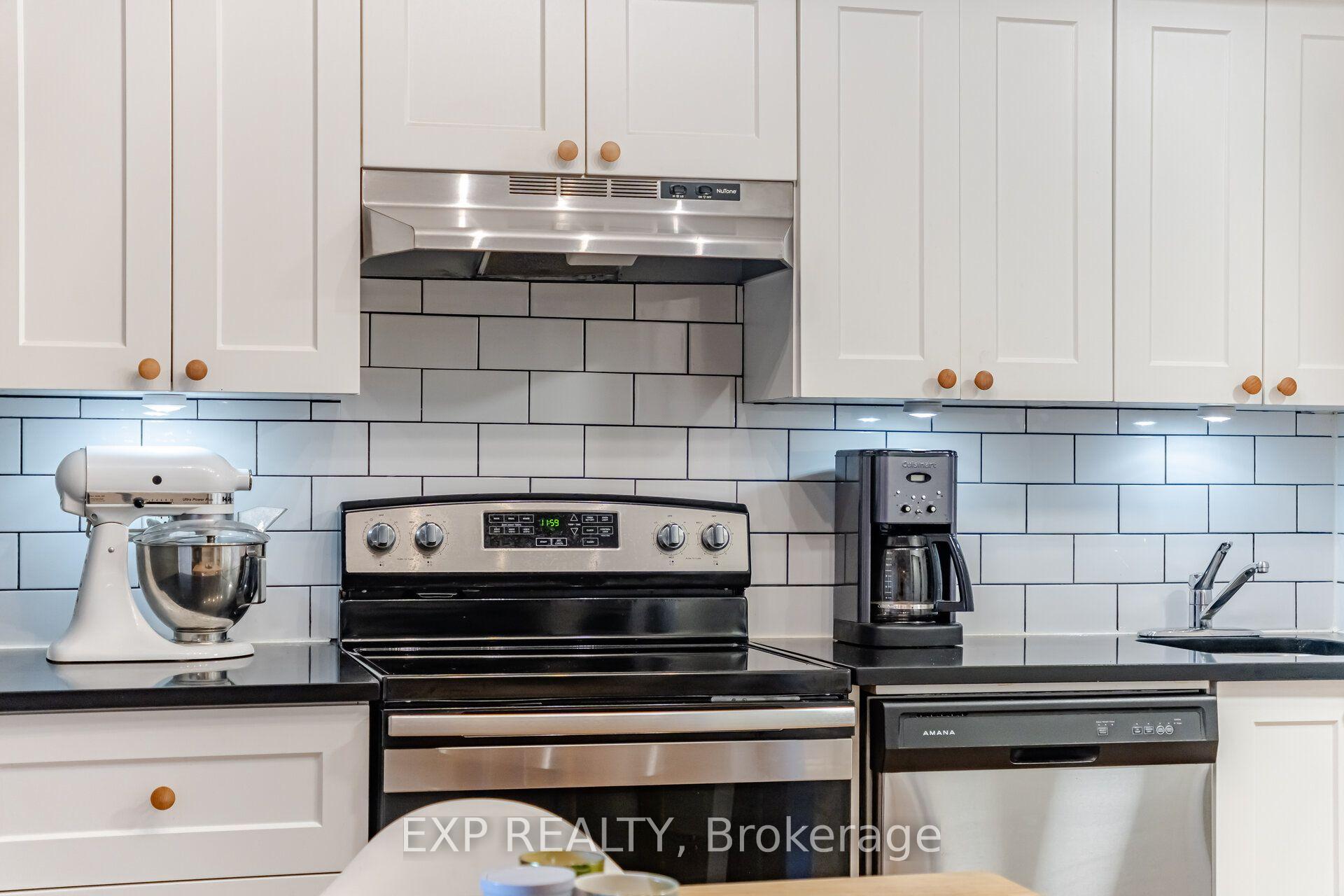 Photo 3 of Unit 1030, 60 Heintzman Street, Toronto, Junction Area — HOMEH
