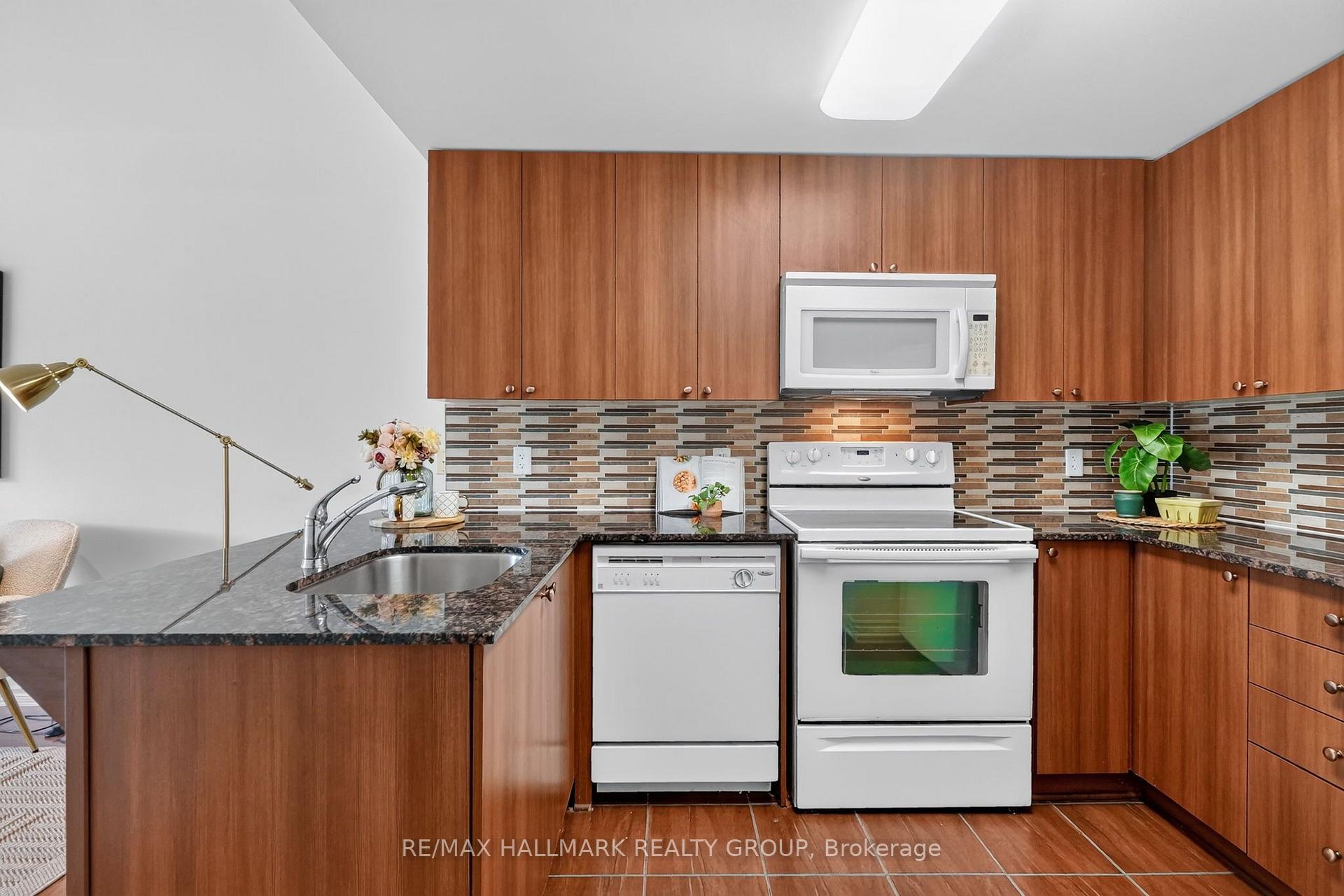 Photo 13 of Unit 405, 250 Lett Street, Ottawa, West Centre Town — HOMEH