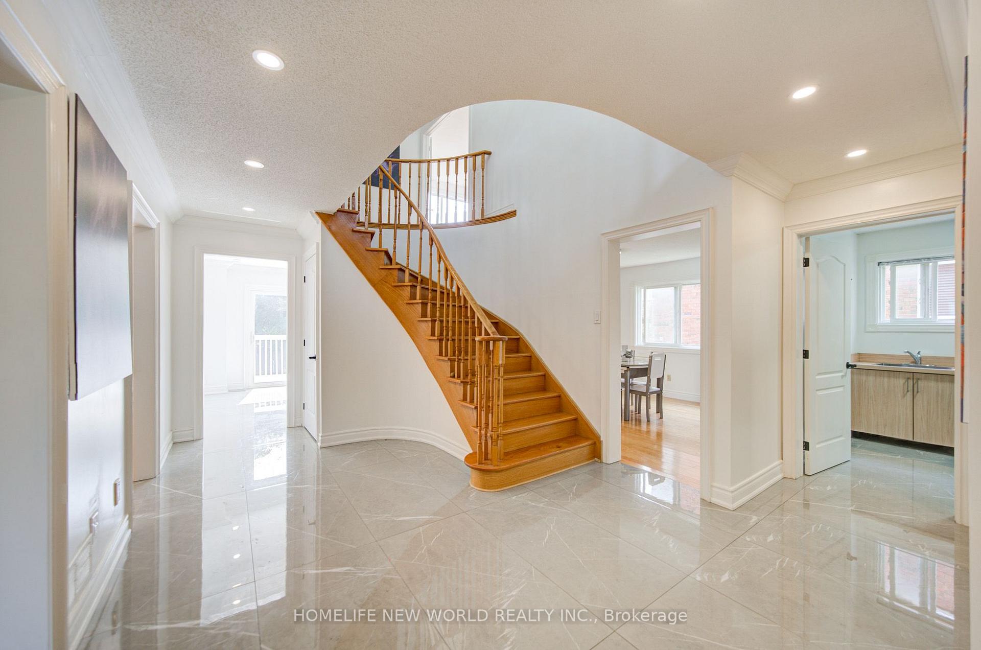 Photo 3 of 12 Bellside Drive, Markham, Markville — HOMEH