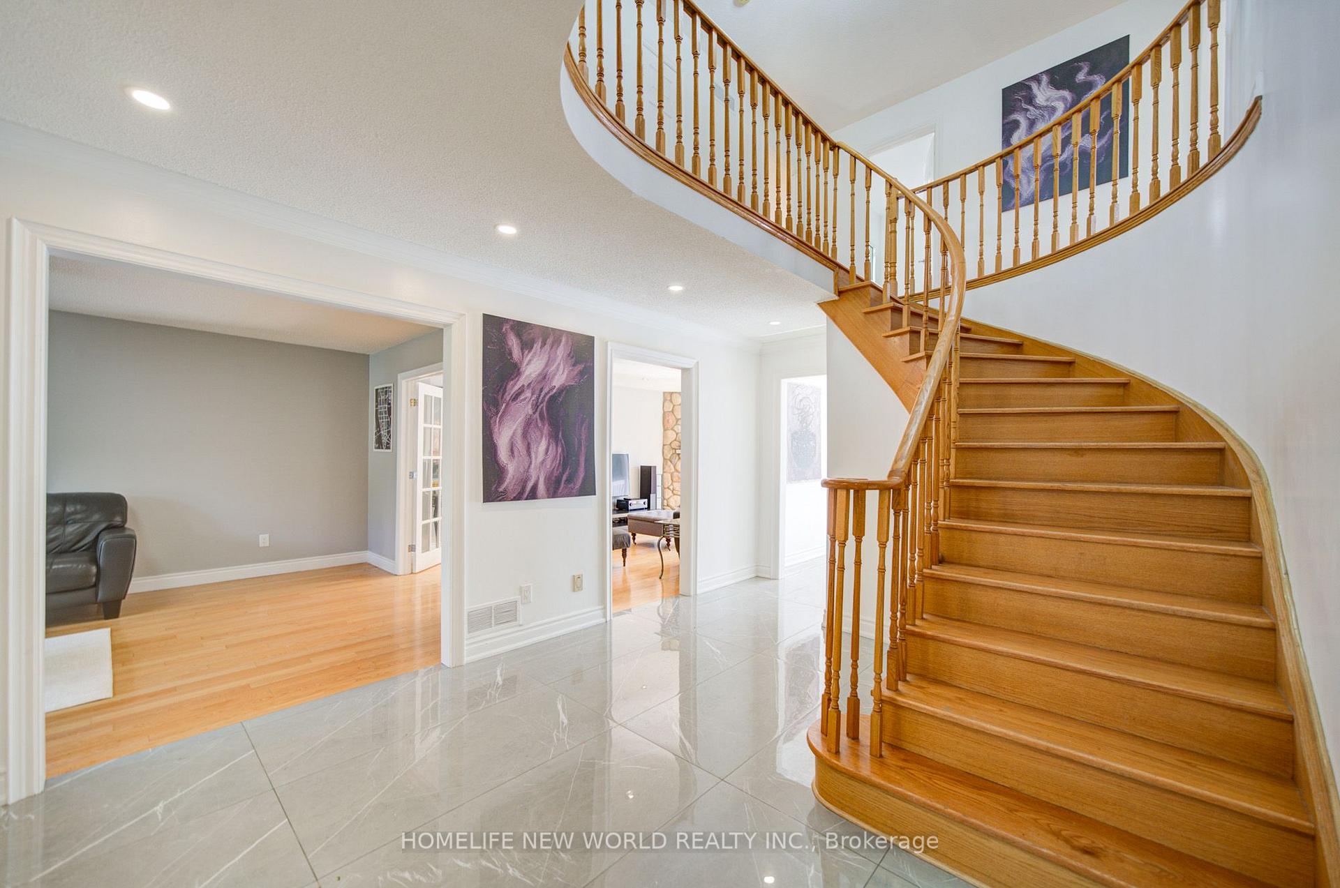 Photo 4 of 12 Bellside Drive, Markham, Markville — HOMEH