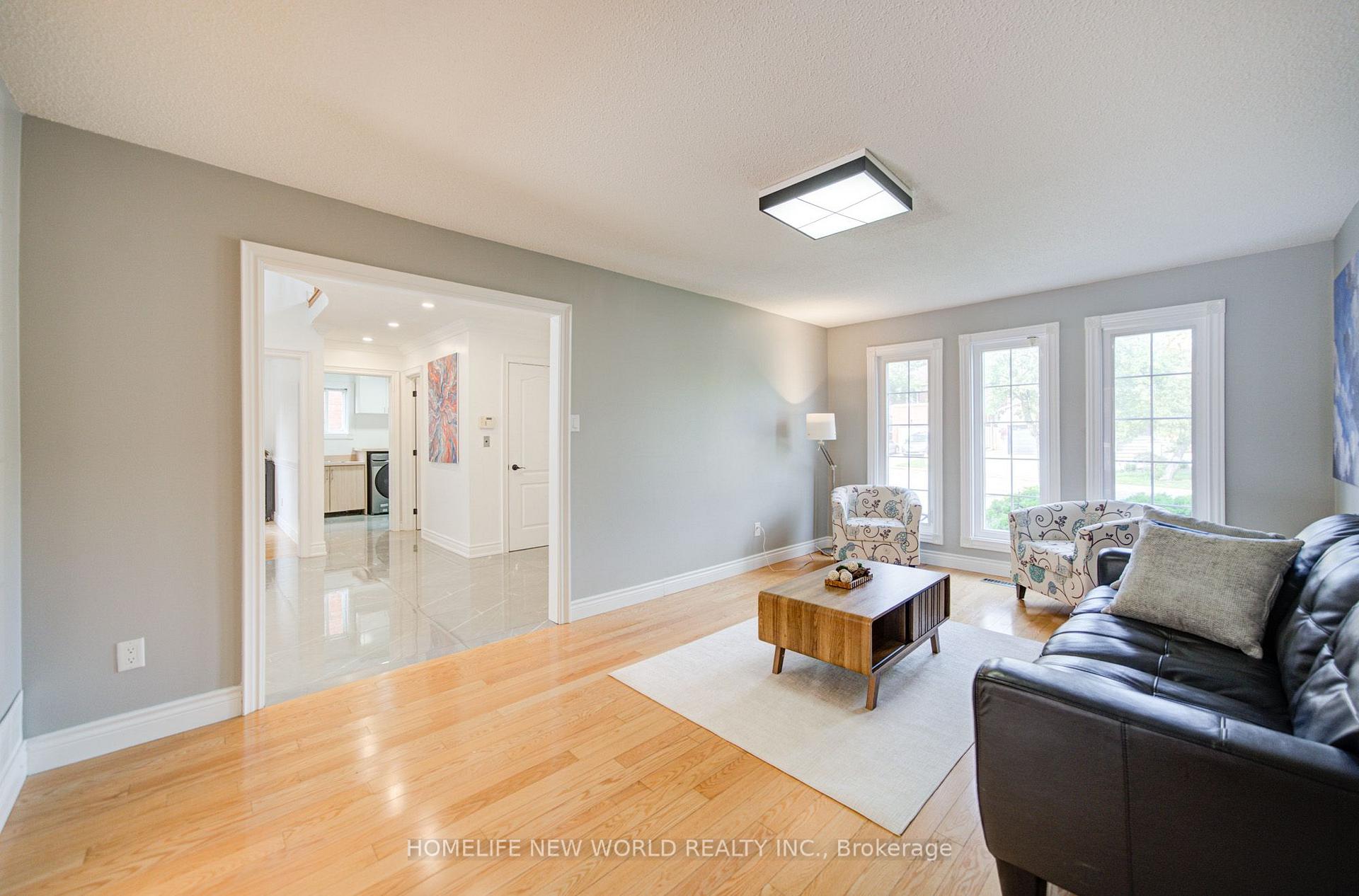 Photo 8 of 12 Bellside Drive, Markham, Markville — HOMEH