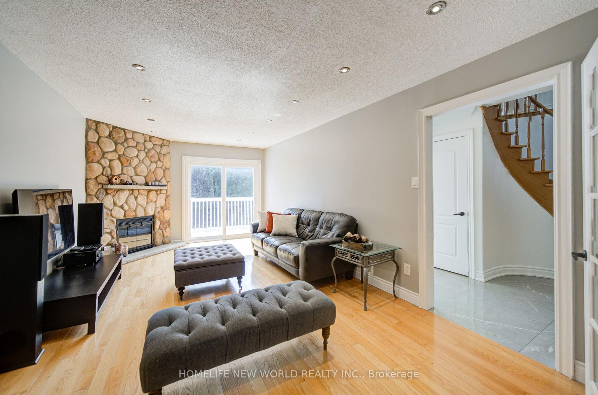 Photo 11 of 12 Bellside Drive, Markham, Markville — HOMEH