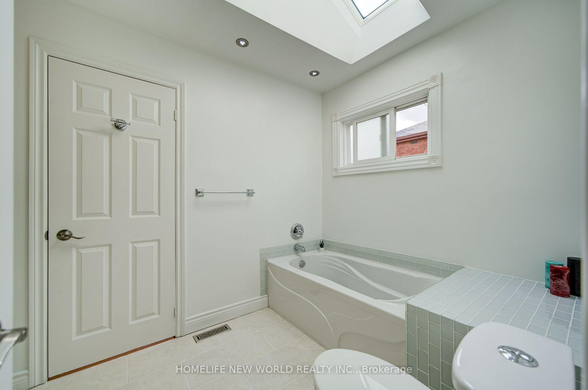 Photo 25 of 12 Bellside Drive, Markham, Markville — HOMEH