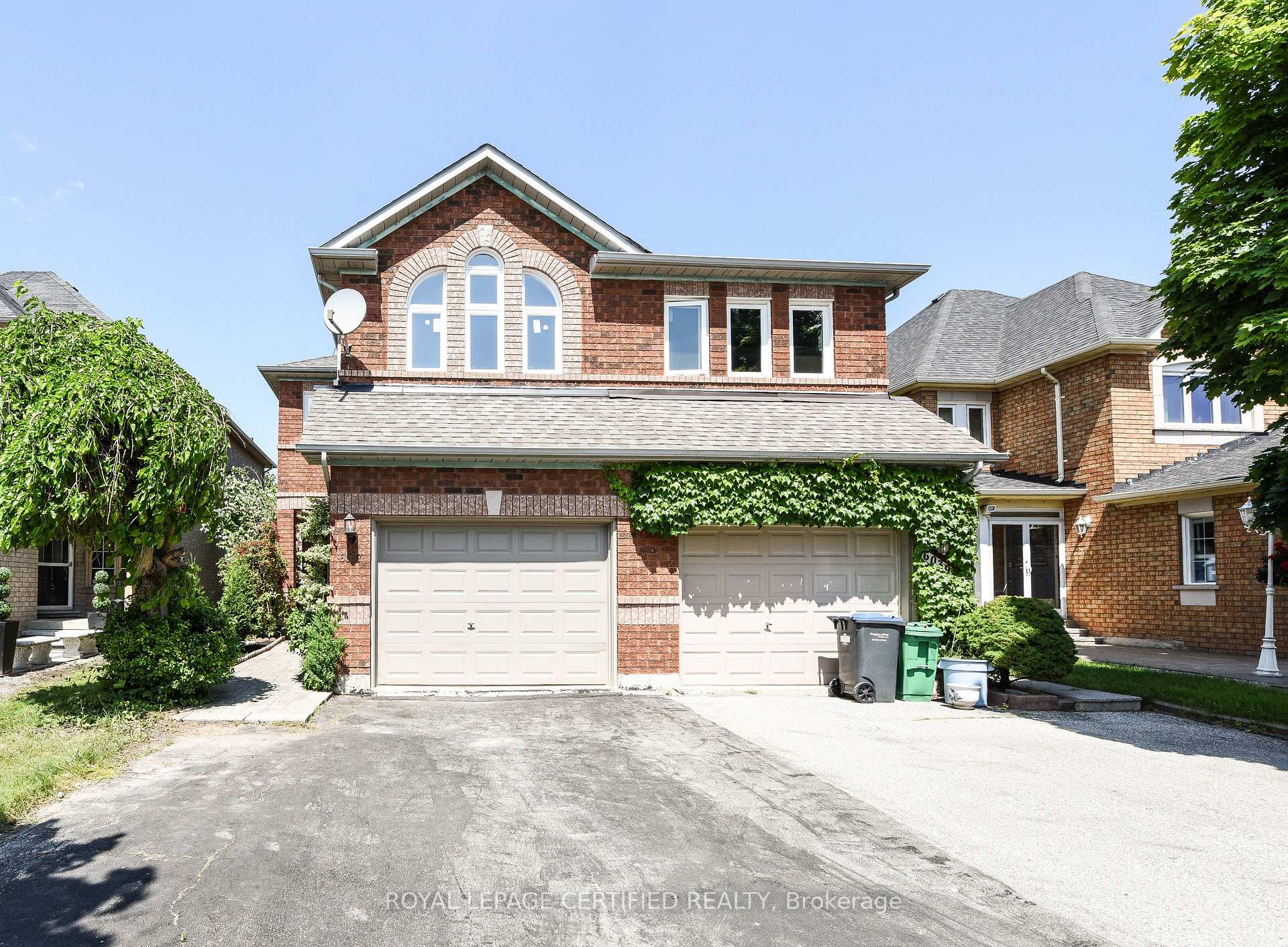 Photo of 6037 Clover Ridge Crescent