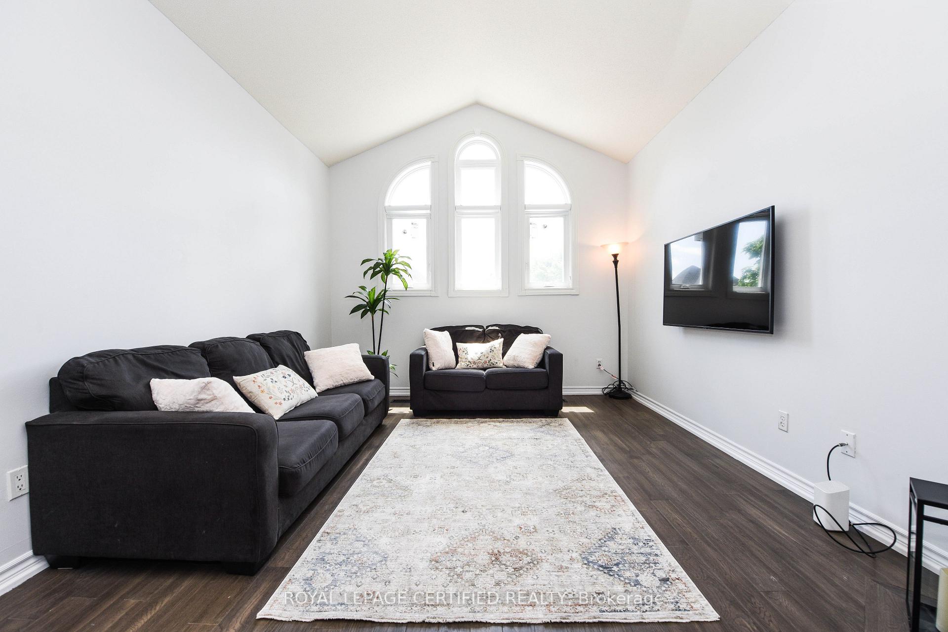 Photo 6 of 6037 Clover Ridge Crescent, Mississauga, Lisgar — HOMEH