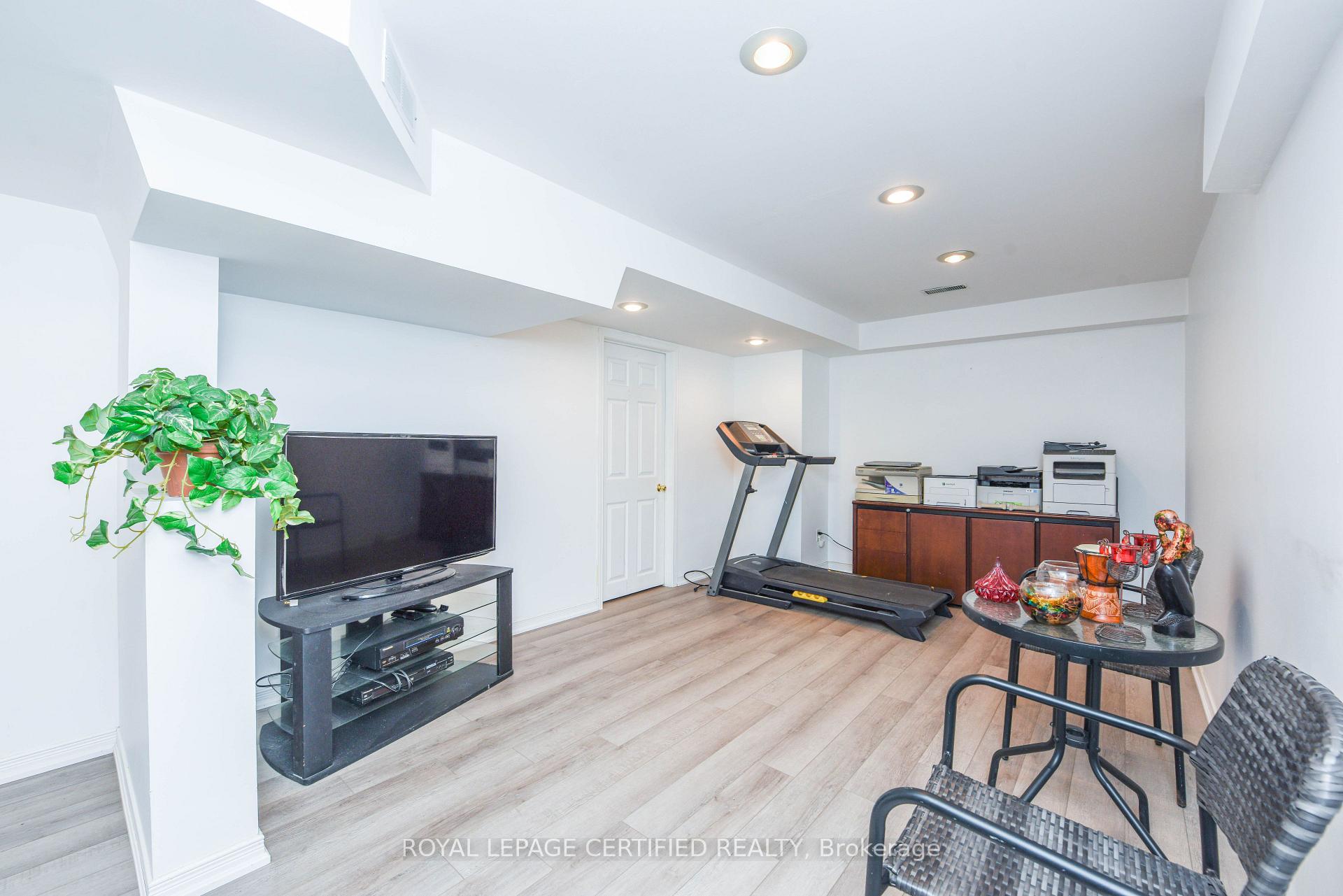 Photo 17 of 6037 Clover Ridge Crescent, Mississauga, Lisgar — HOMEH